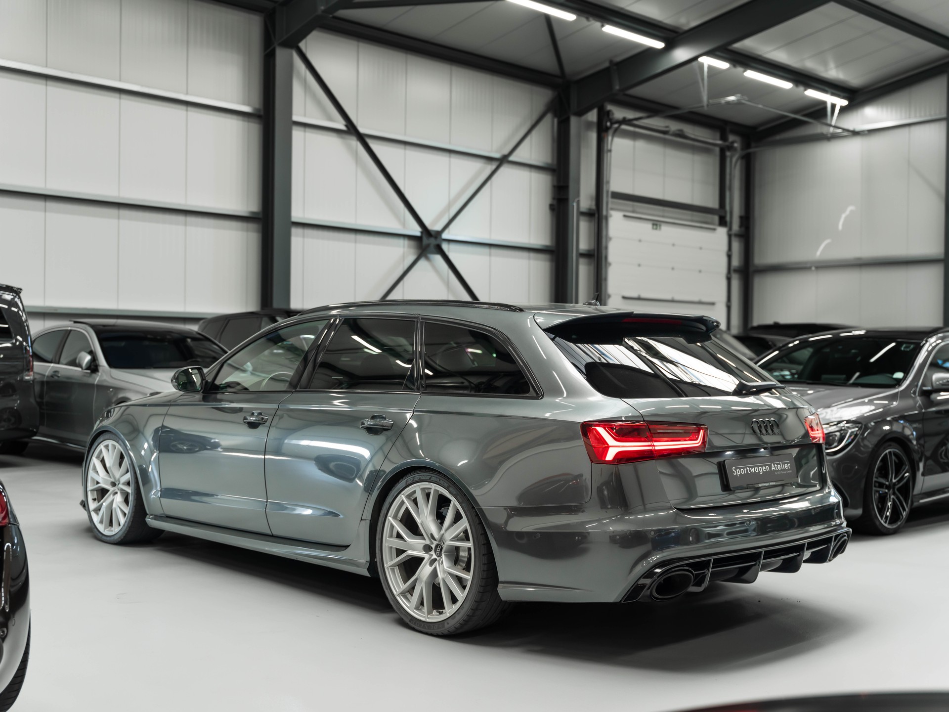 AUDI RS6 Avant 4.0 TFSI V8 performance quattro-image-1