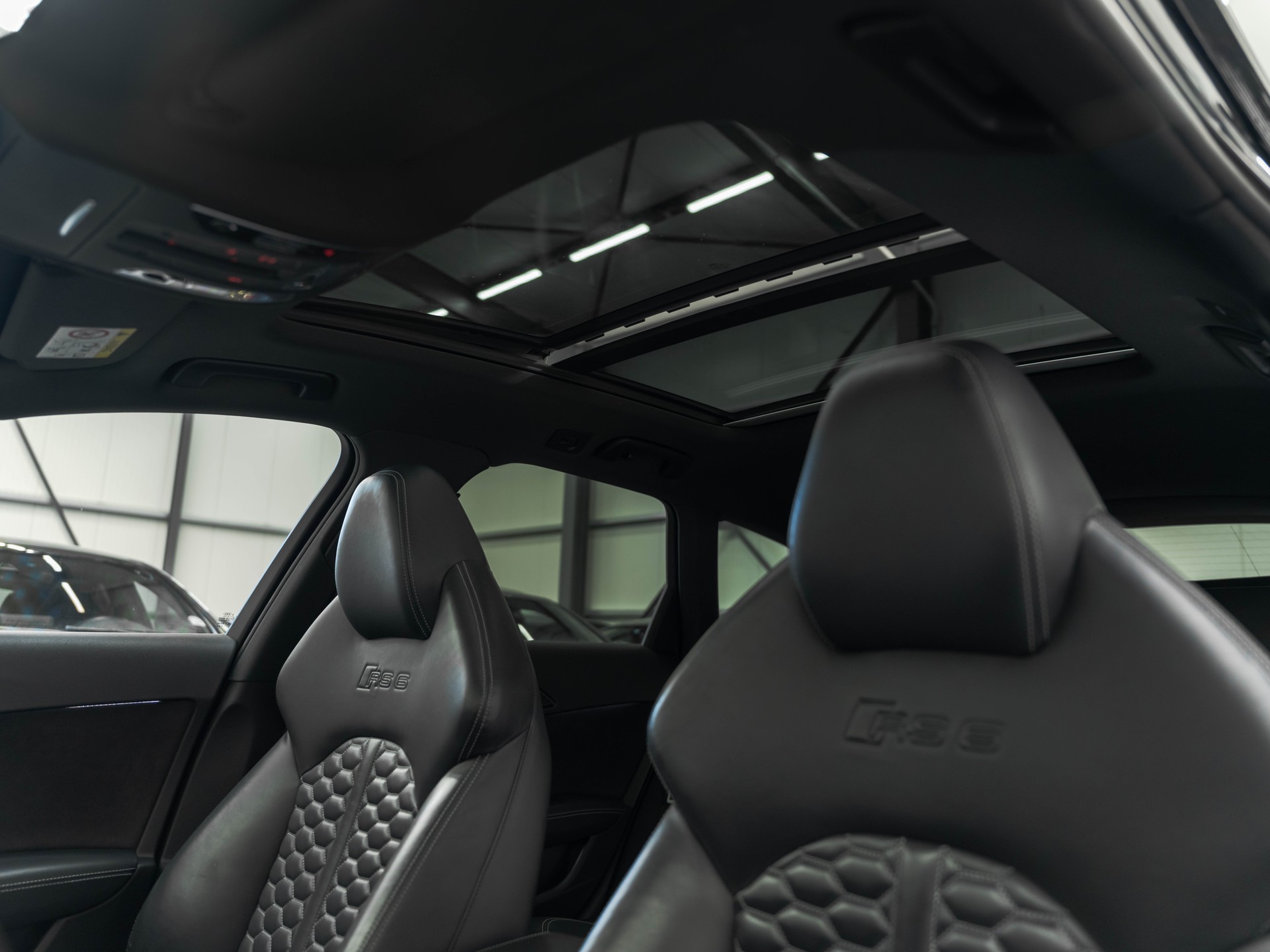 AUDI RS6 Avant 4.0 TFSI V8 performance quattro-image-10