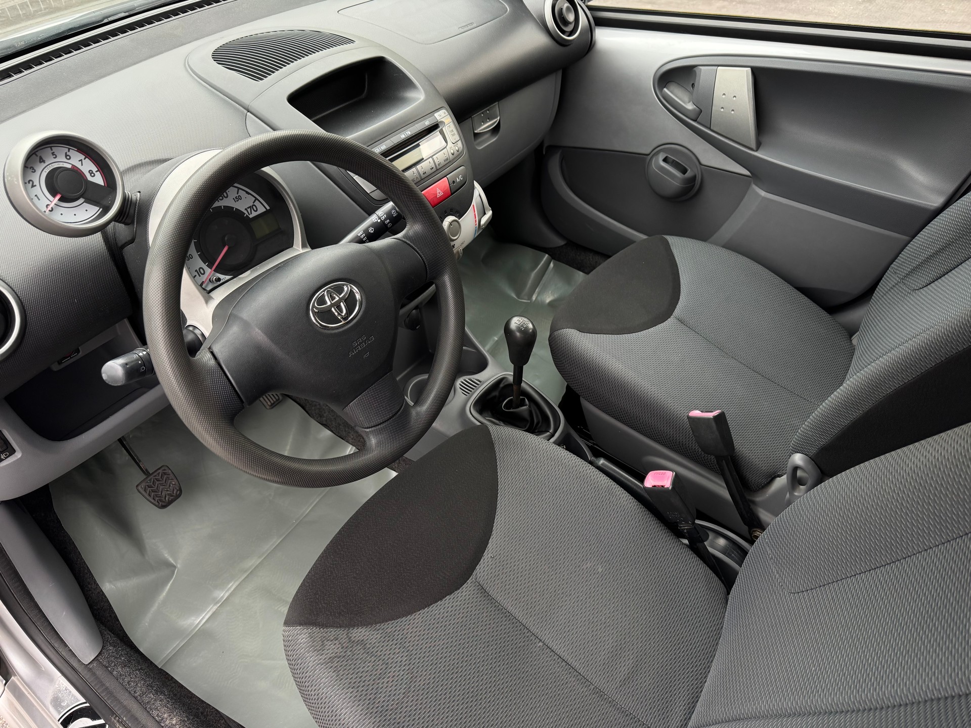 TOYOTA Aygo 1.0 Linea Terra-image-9