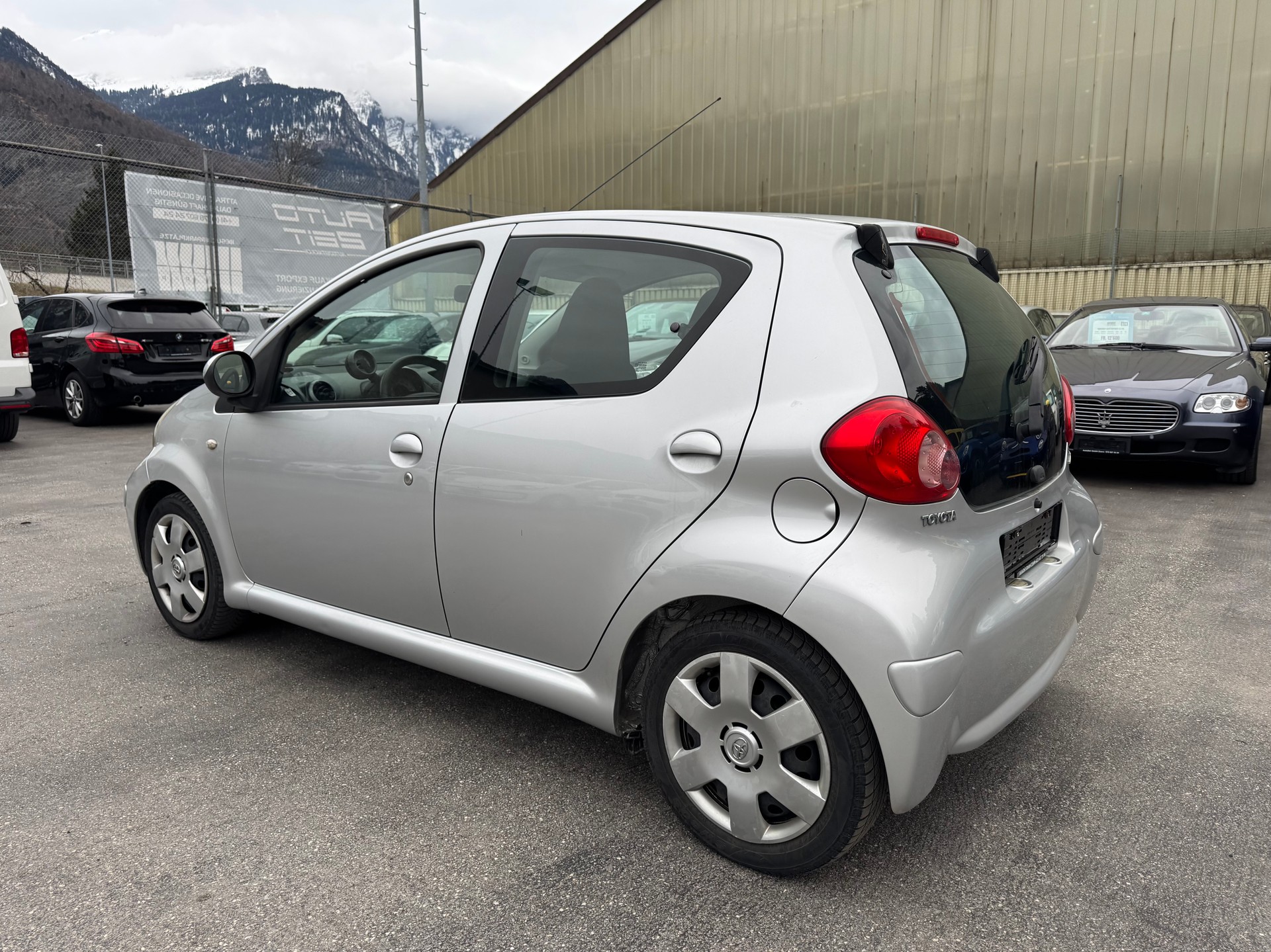 TOYOTA Aygo 1.0 Linea Terra-image-5