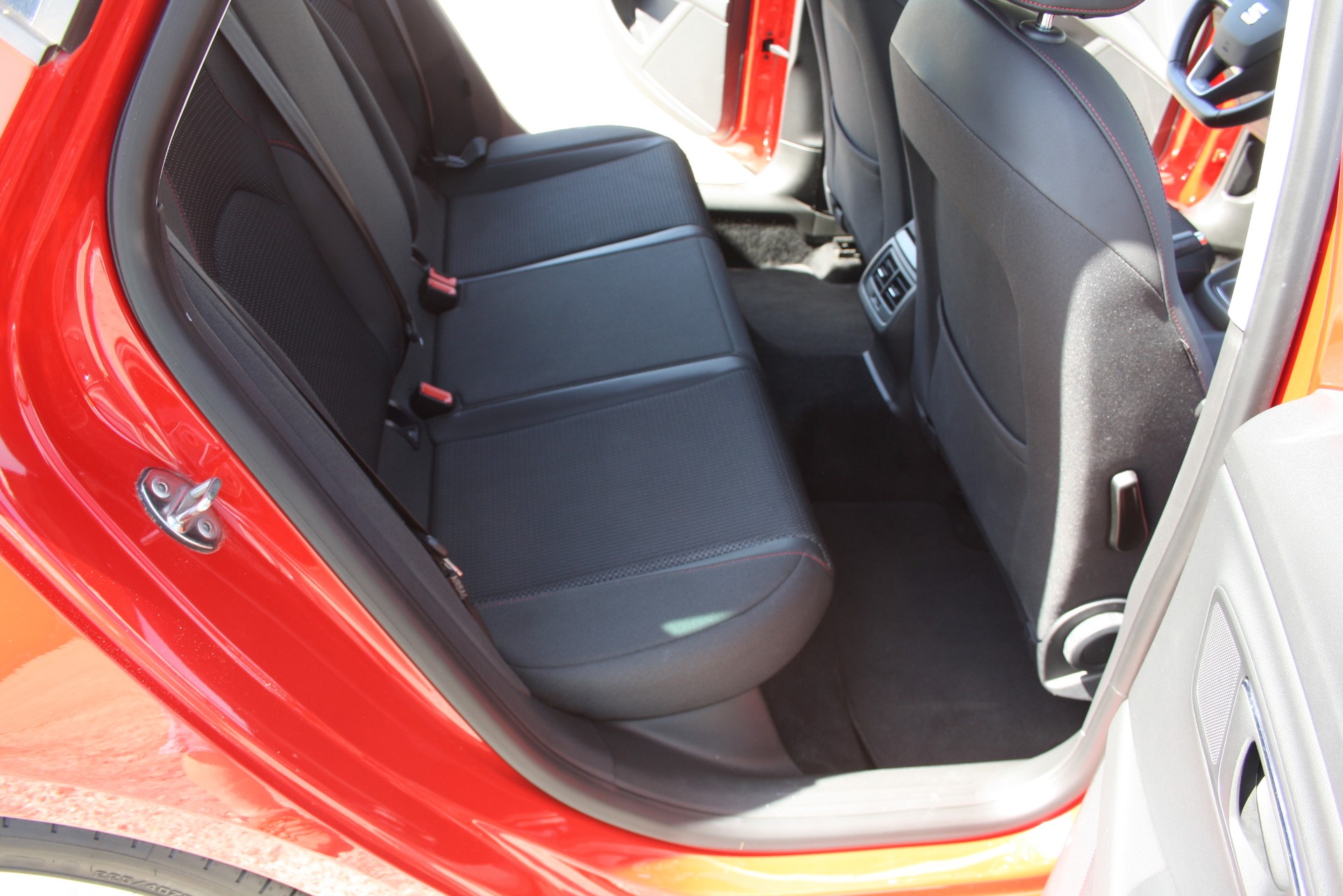 SEAT Leon 1.8 TSI FR-image-13