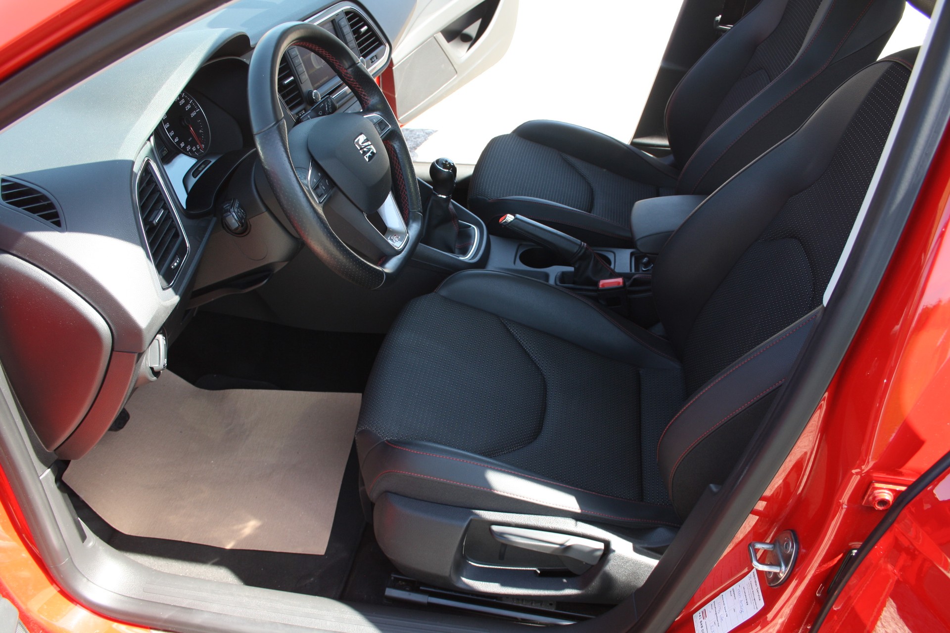 SEAT Leon 1.8 TSI FR-image-8