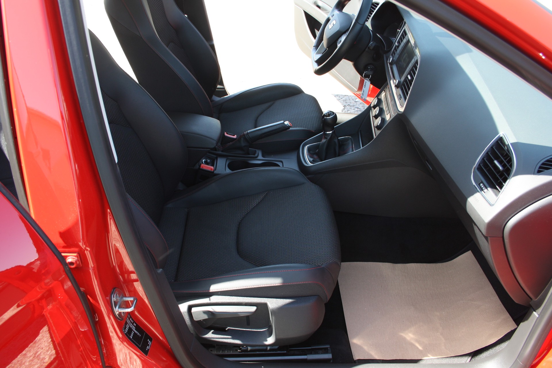 SEAT Leon 1.8 TSI FR-image-12