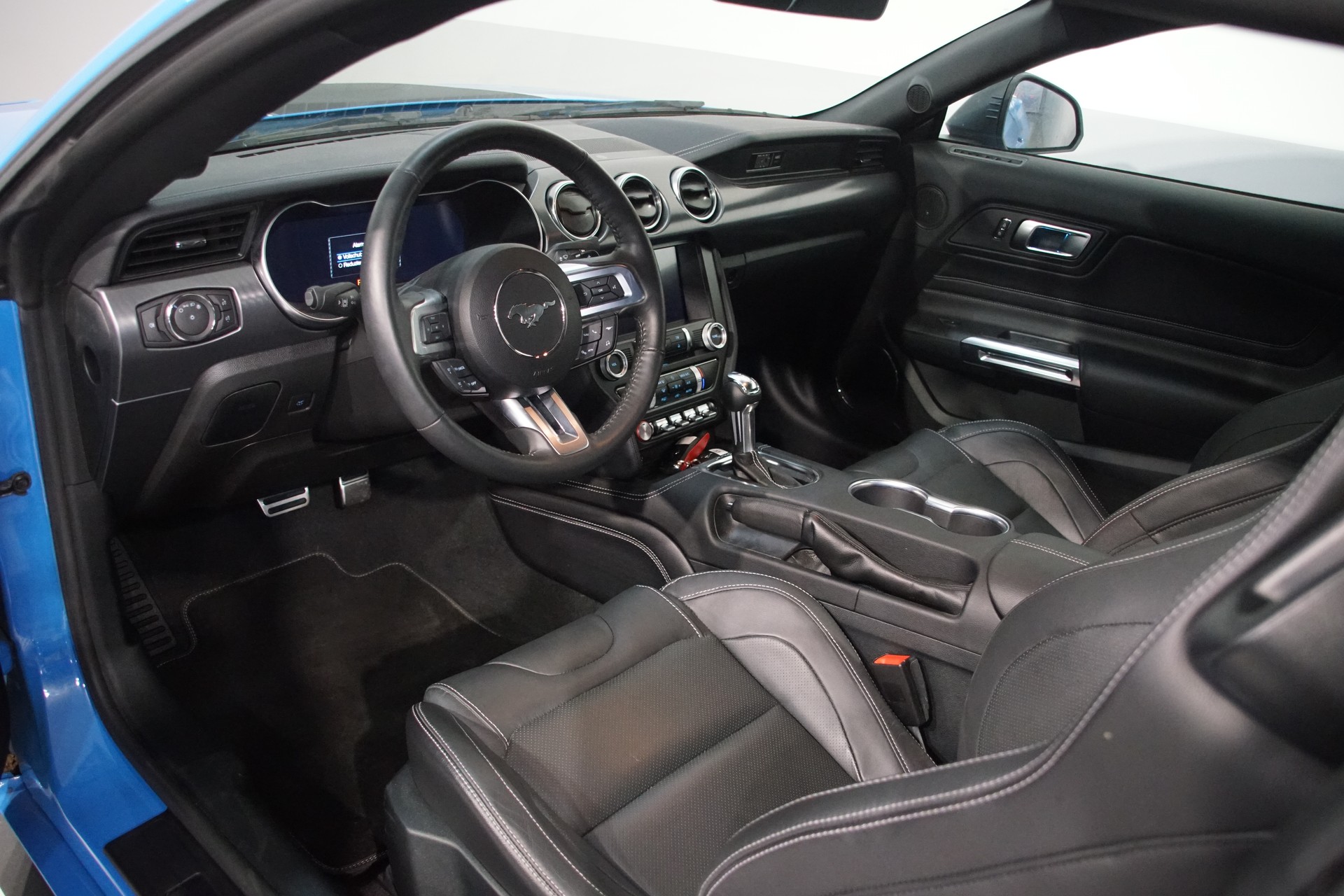 FORD Mustang Fastback 5.0 V8 Mach 1 Automat-image-11