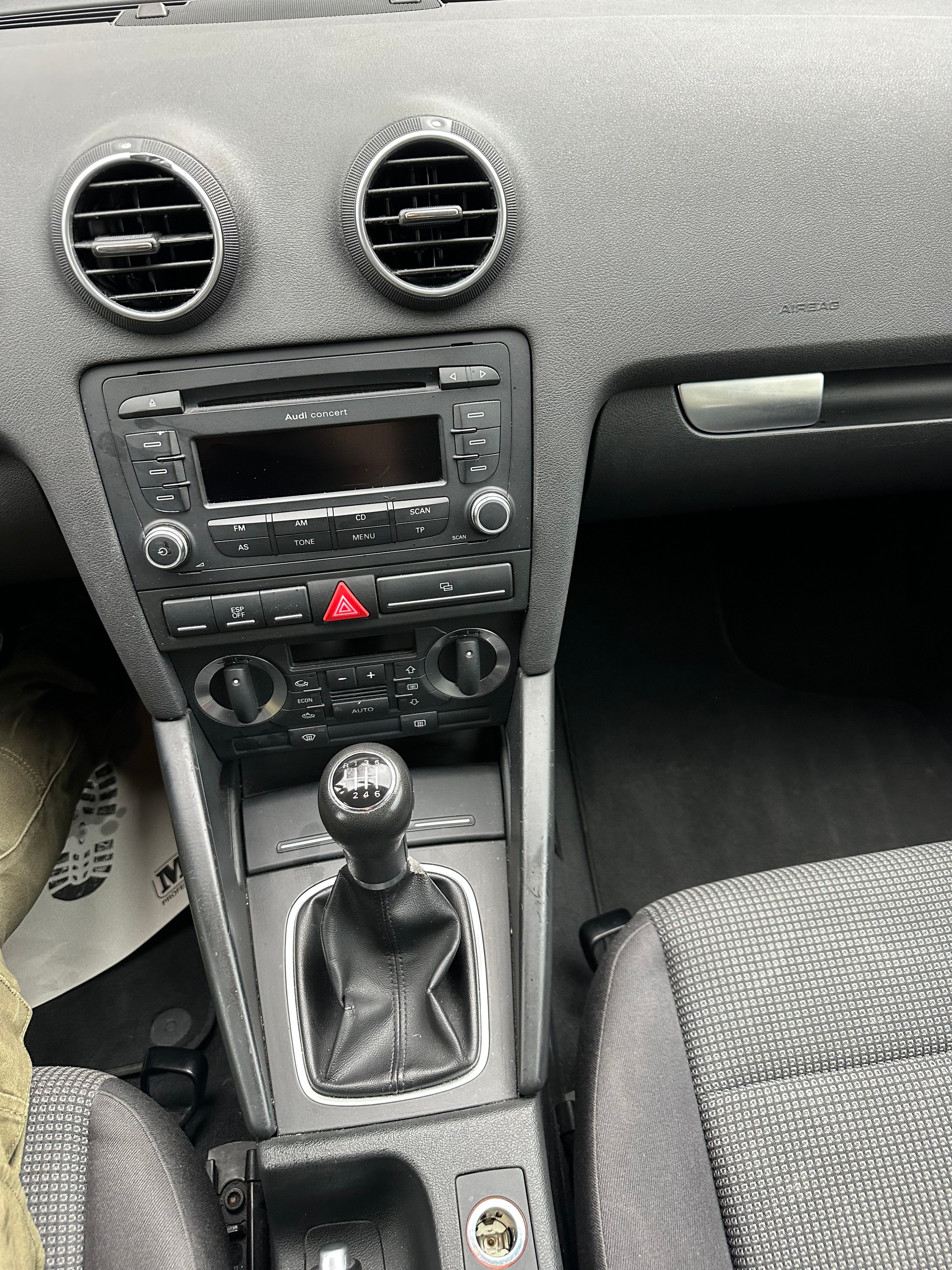 AUDI A3 Sportback 1.8 Turbo FSI Attraction-image-10