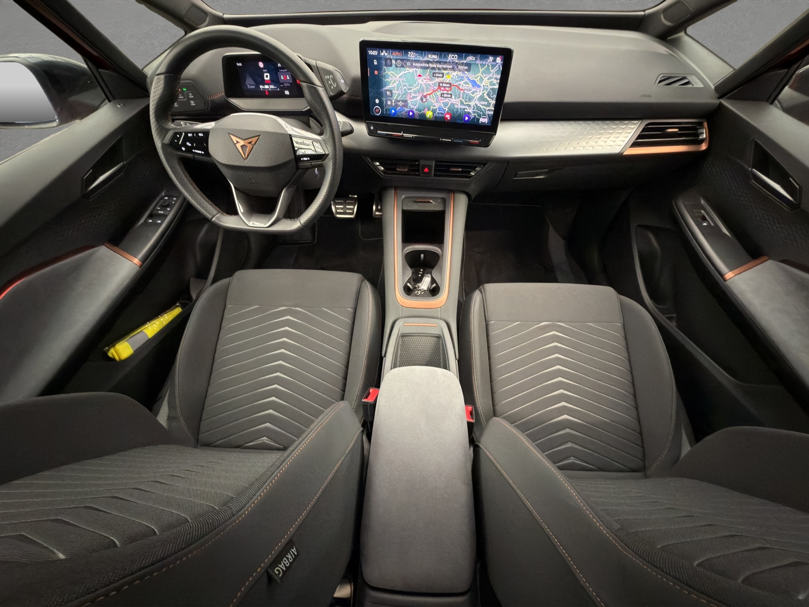 CUPRA Born 58 kWh - Head-up - Umgebungskamera-image-6