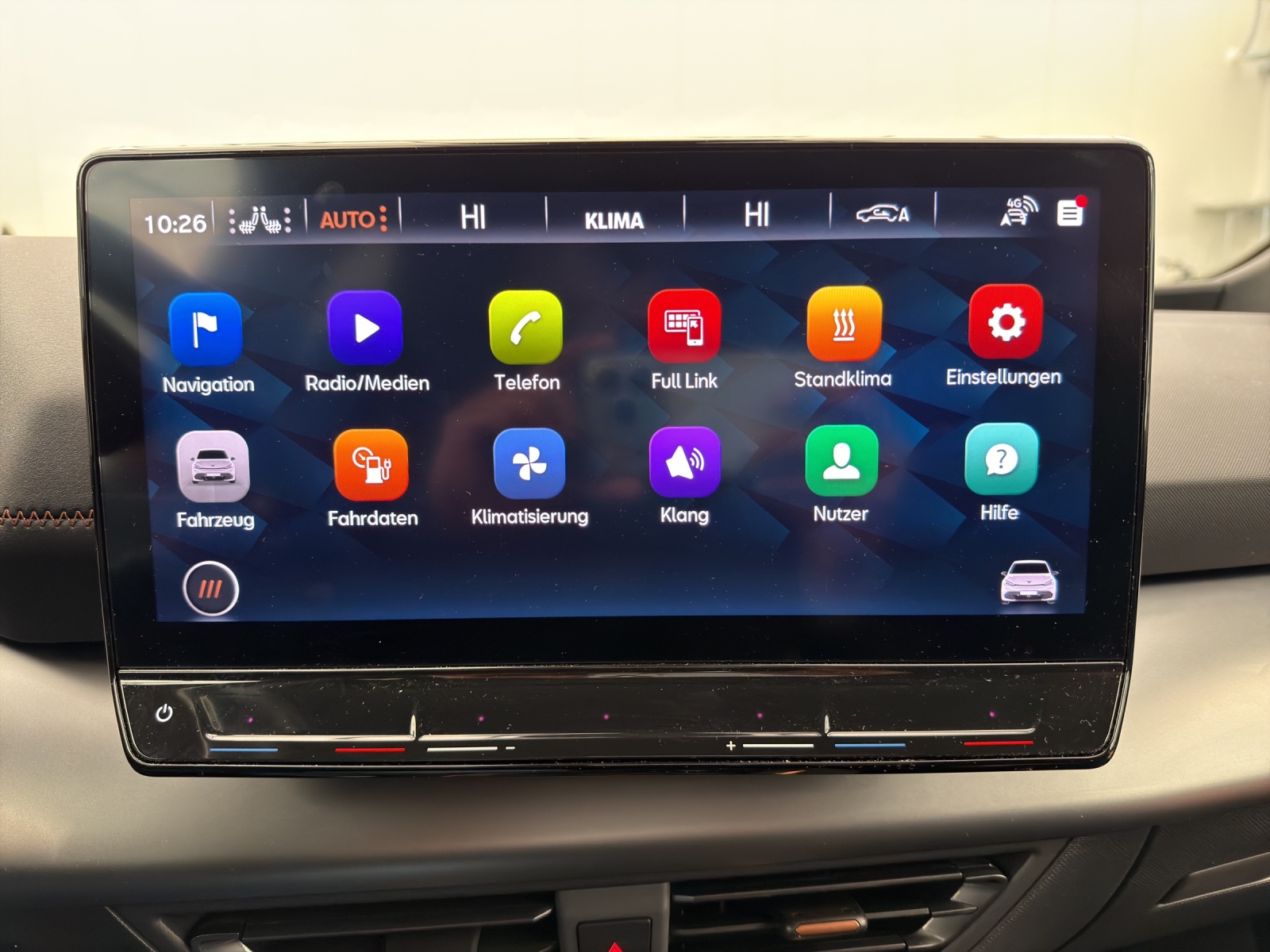 CUPRA Born 58 kWh - Head-up - Umgebungskamera-image-10