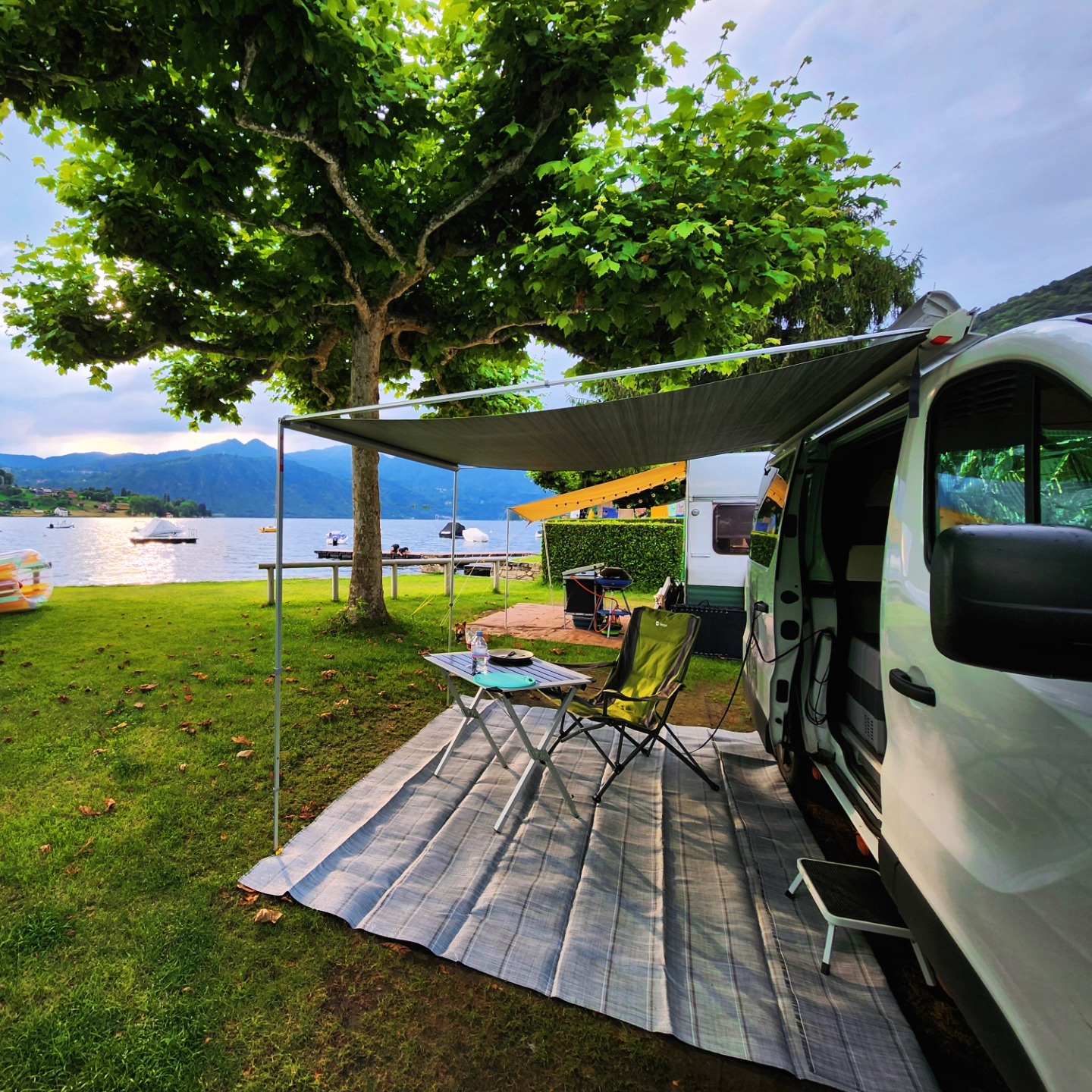 RENAULT TRAFIC-image-8