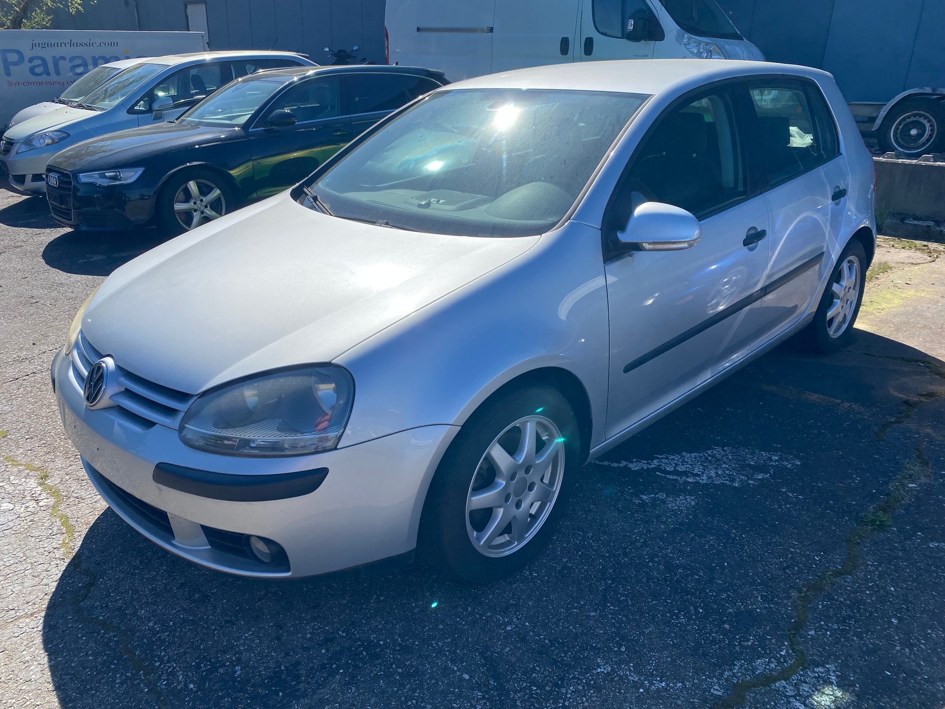 VW Golf 2.0 FSI Sportline-image-2