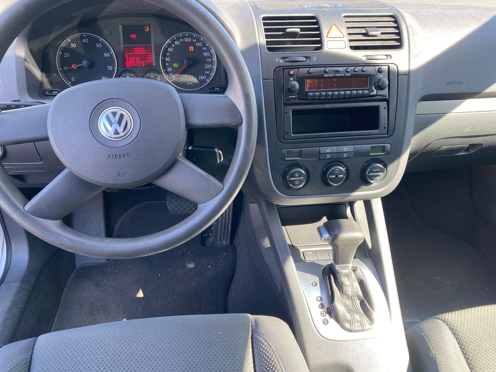 VW Golf 2.0 FSI Sportline-image-5