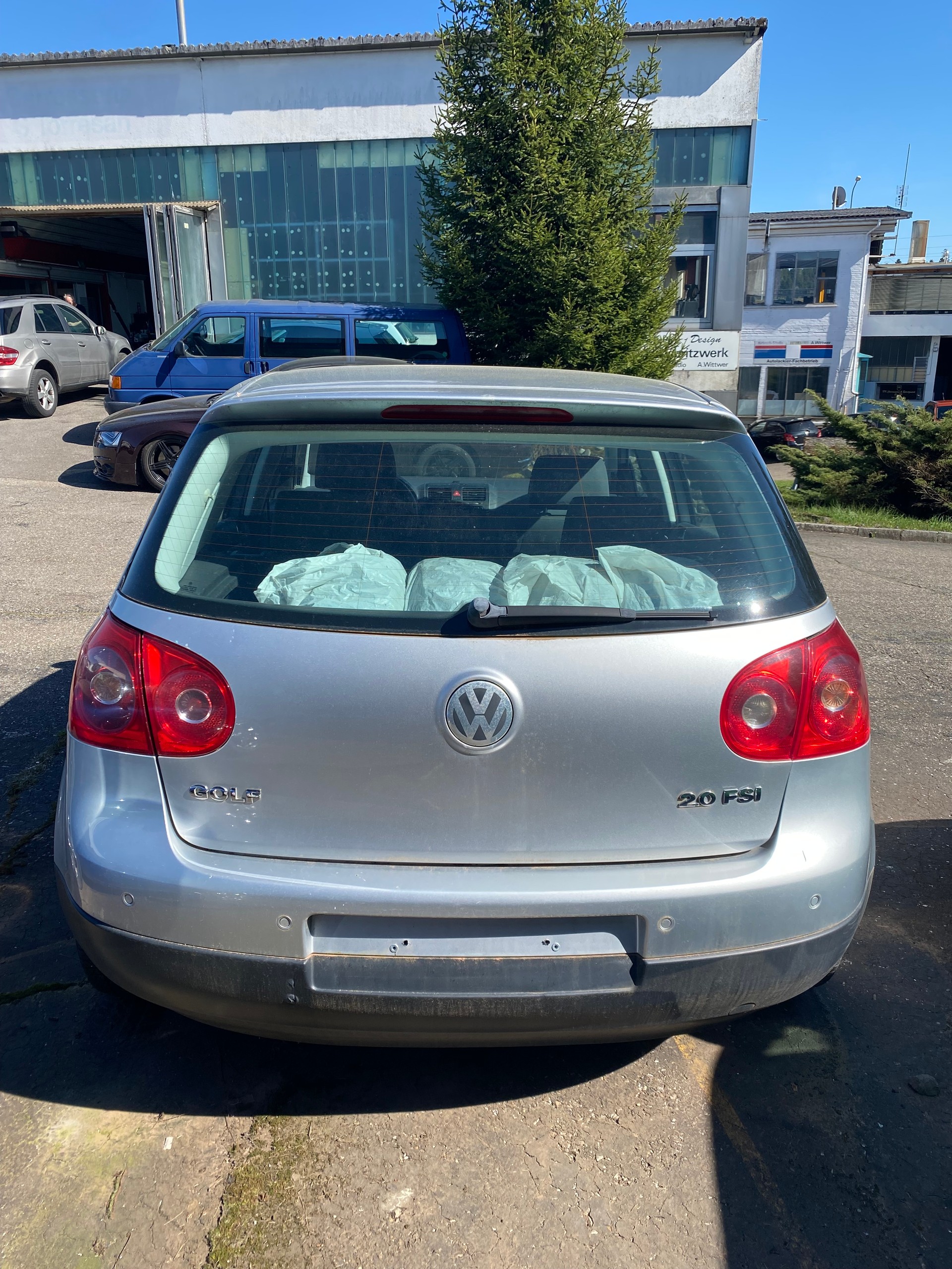 VW Golf 2.0 FSI Sportline-image-3