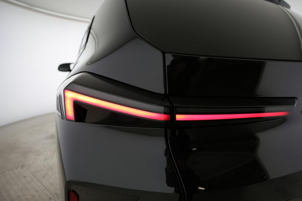 BMW XM Plug-in Hybrid-image-16