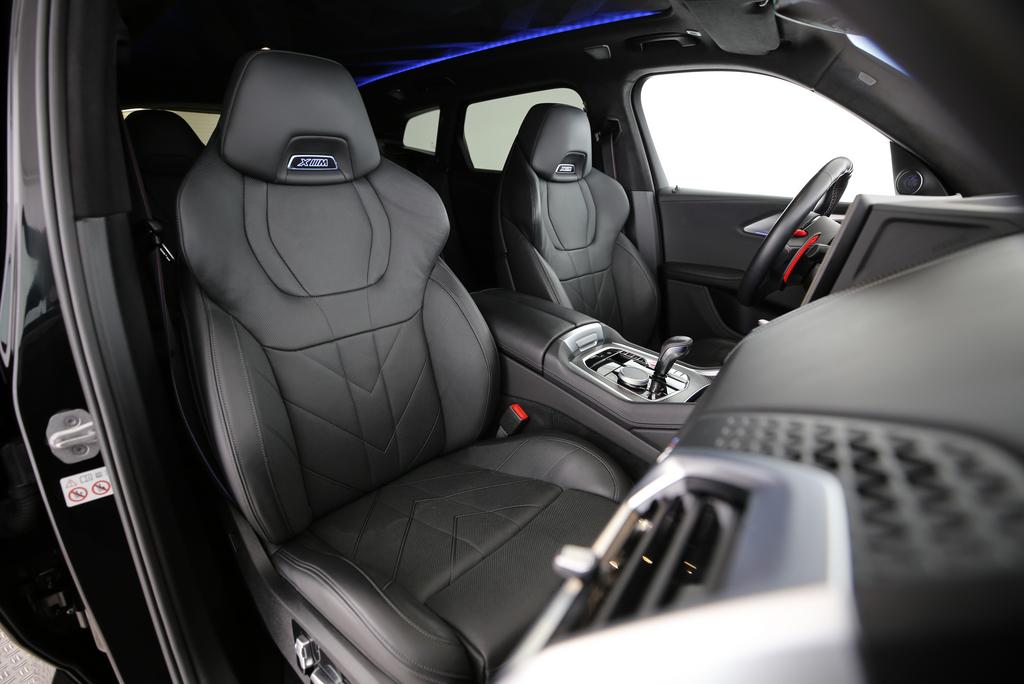 BMW XM Plug-in Hybrid-image-12