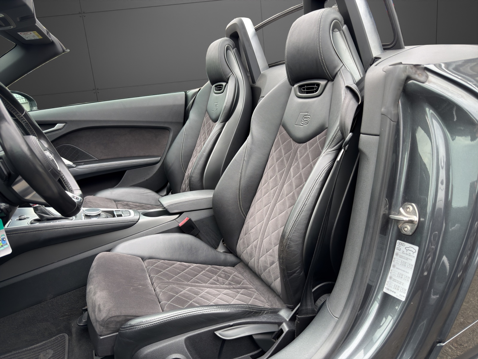 AUDI TTS Roadster 2.0 TFSI quattro S-tronic inkl. Garantie-image-5