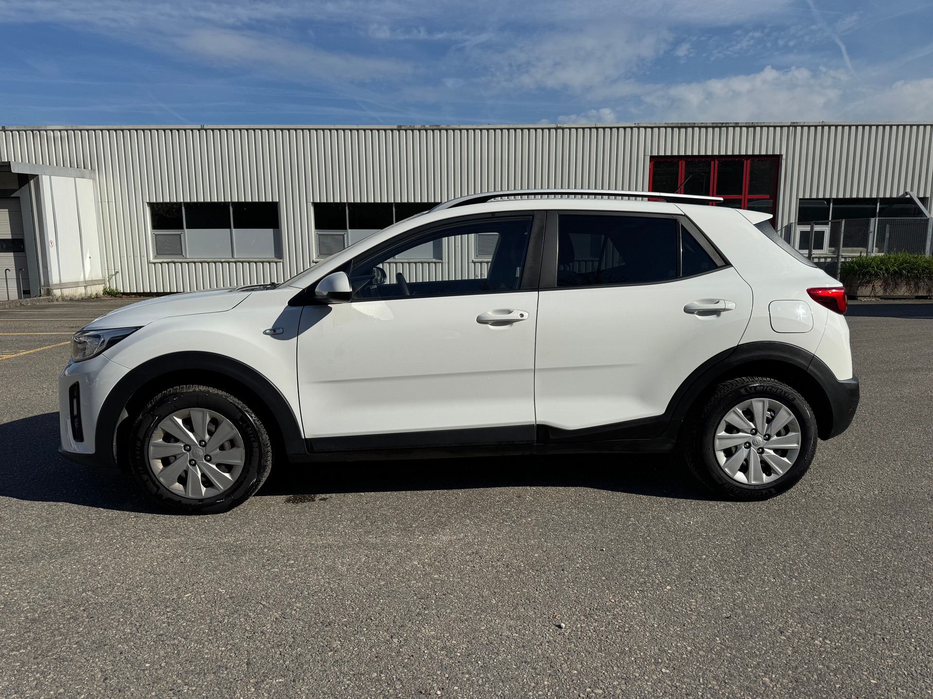 KIA Stonic 1.0 T-GDi-image-2