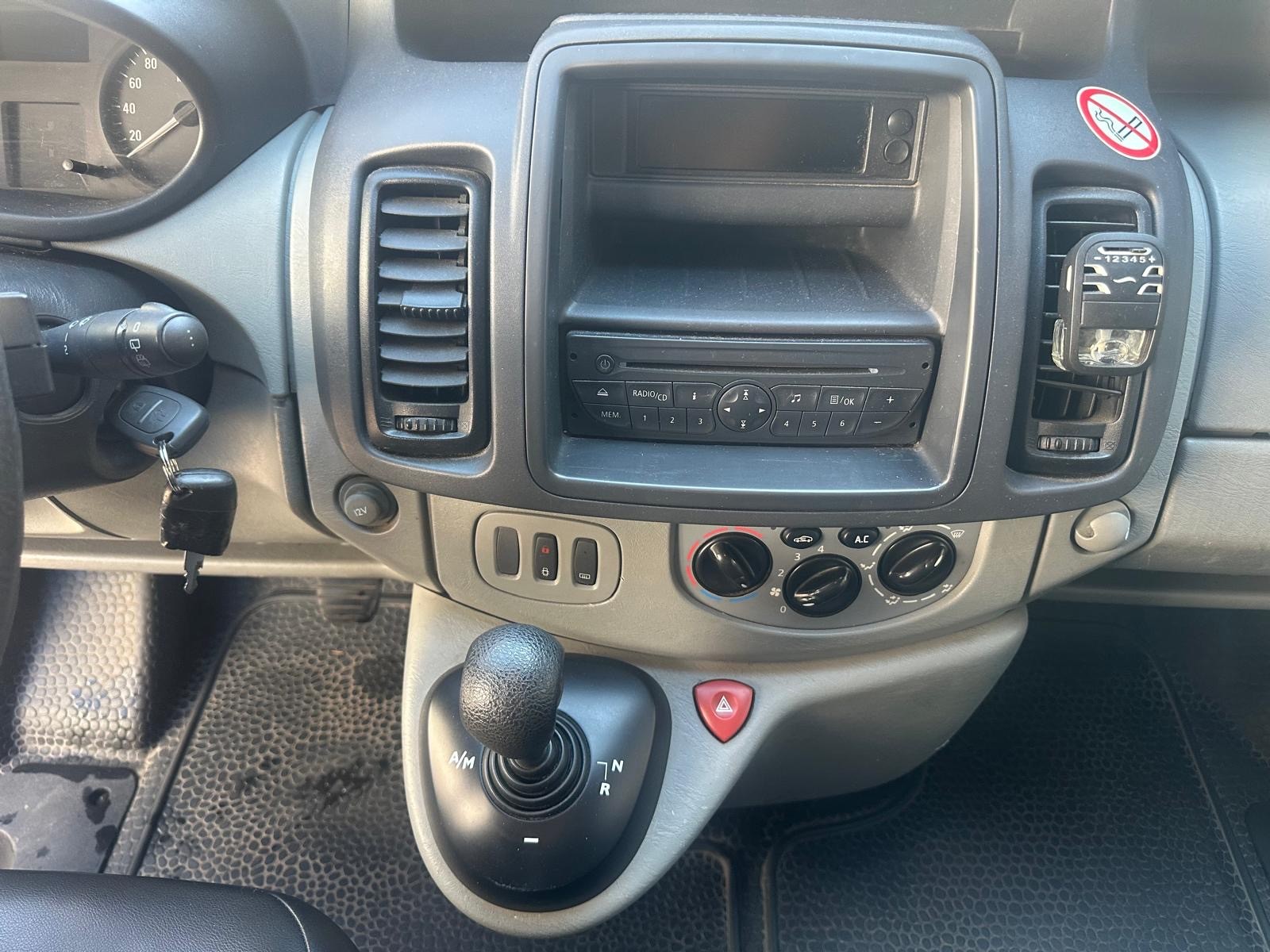 OPEL Vivaro 2.5 CDTI 2.9t L1H1-image-8