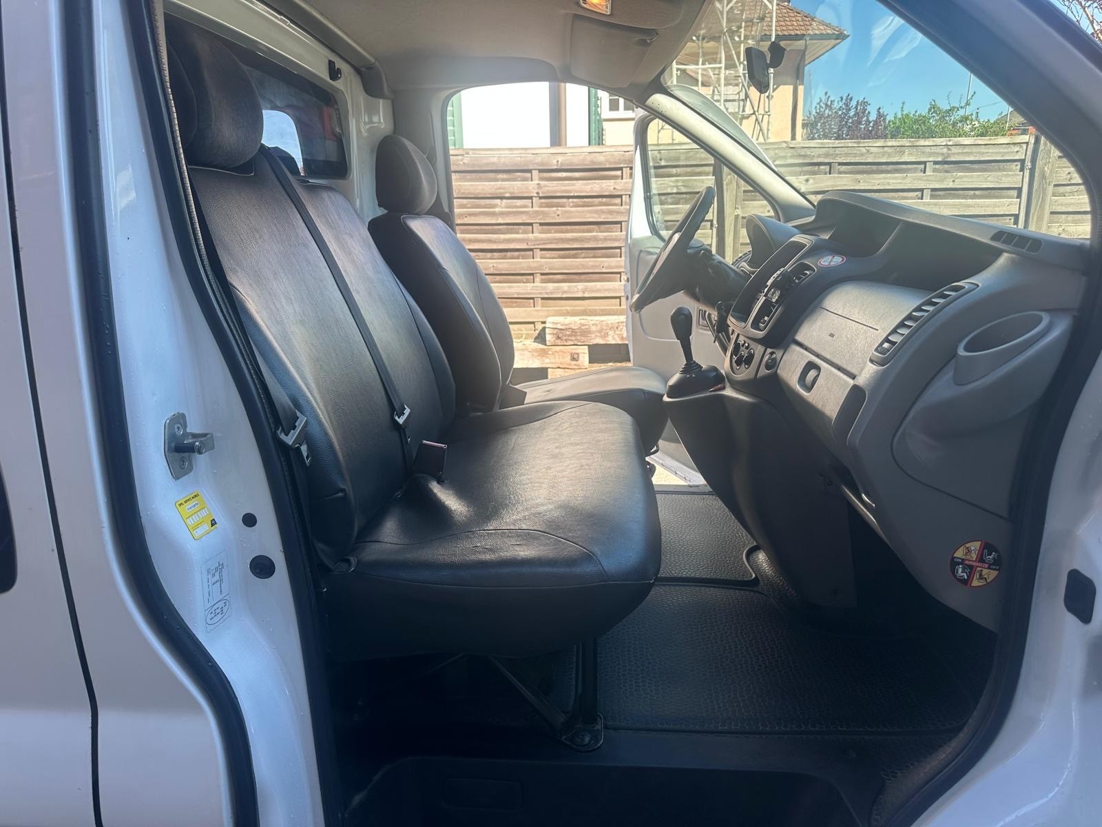 OPEL Vivaro 2.5 CDTI 2.9t L1H1-image-10