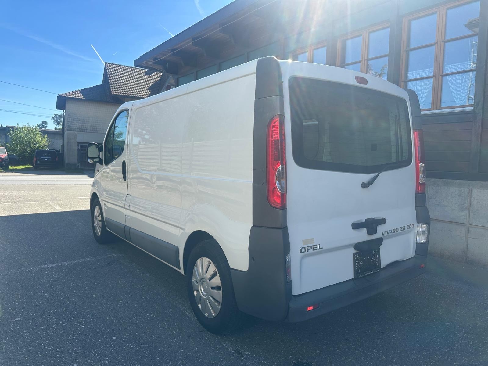 OPEL Vivaro 2.5 CDTI 2.9t L1H1-showroom-element-3