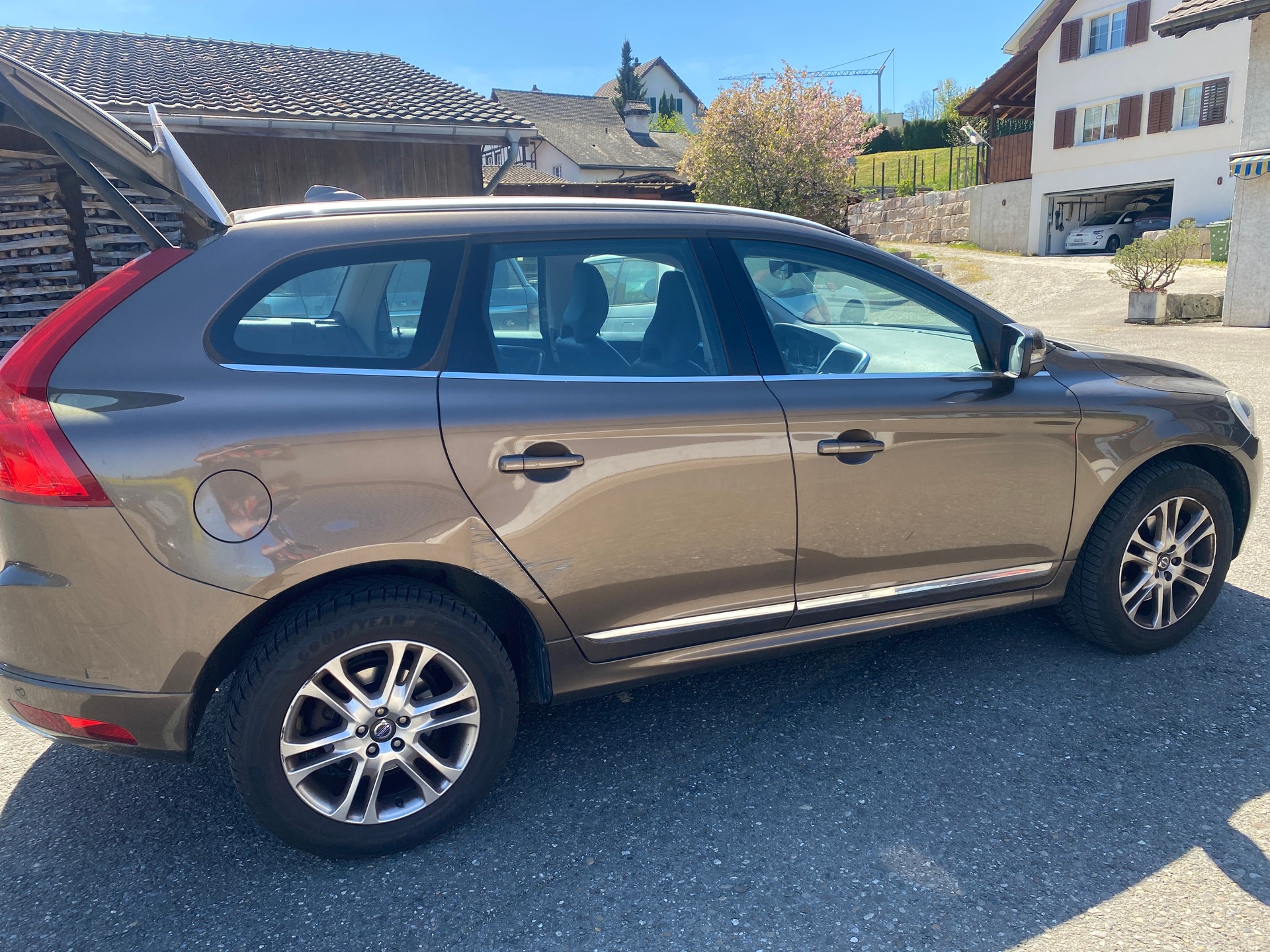 VOLVO XC60 D4 Summum Geartronic-image-6