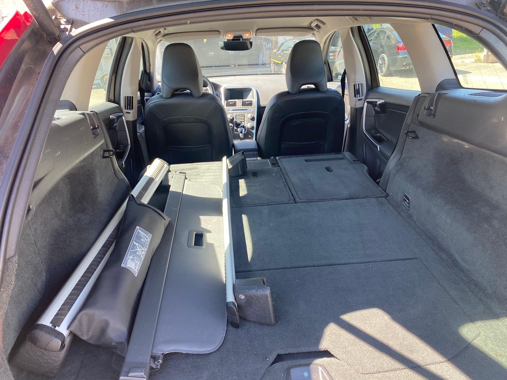 VOLVO XC60 D4 Summum Geartronic-image-4