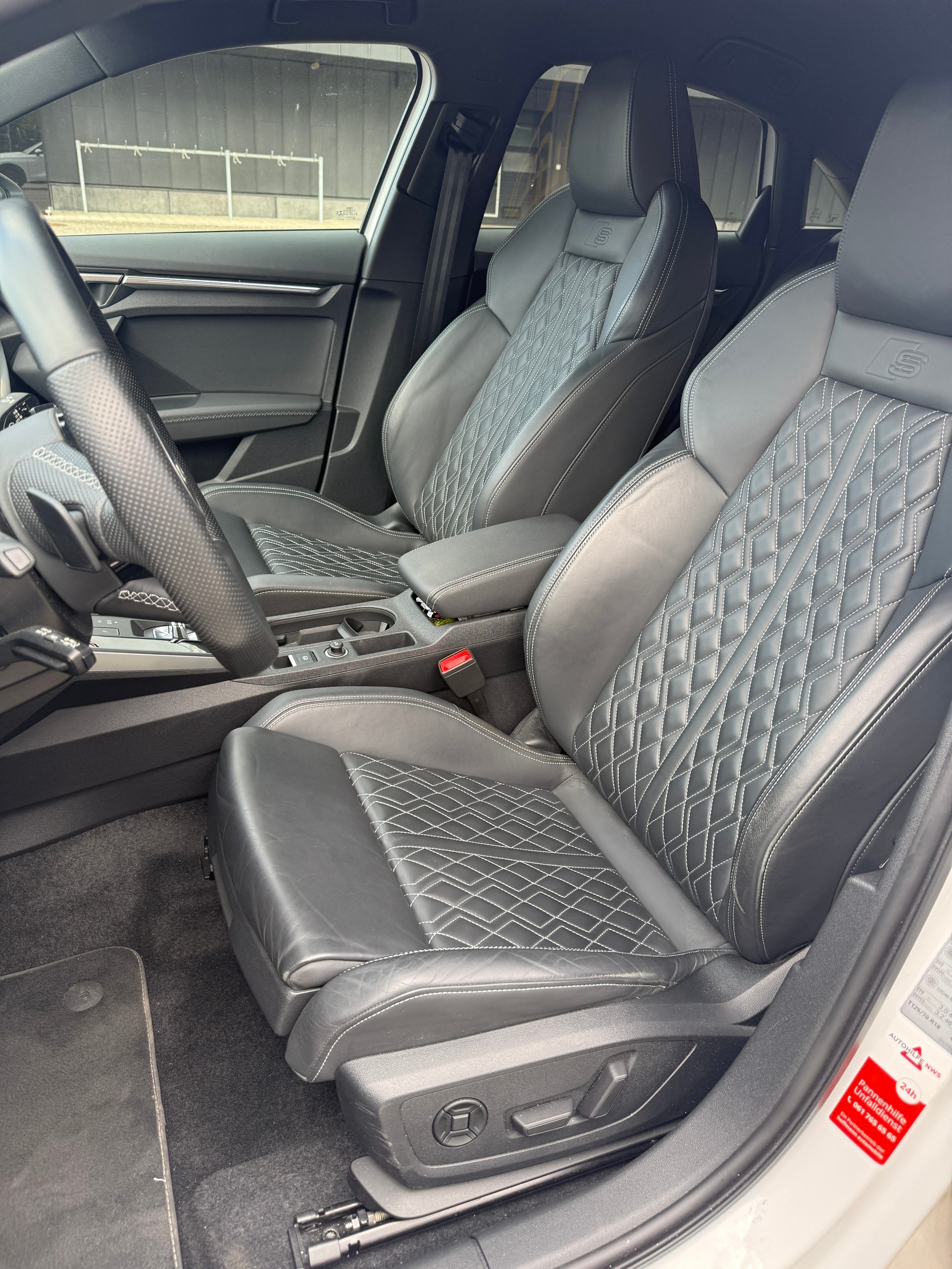 AUDI S3 2.0 TFSI quattro S-Tronic-image-7