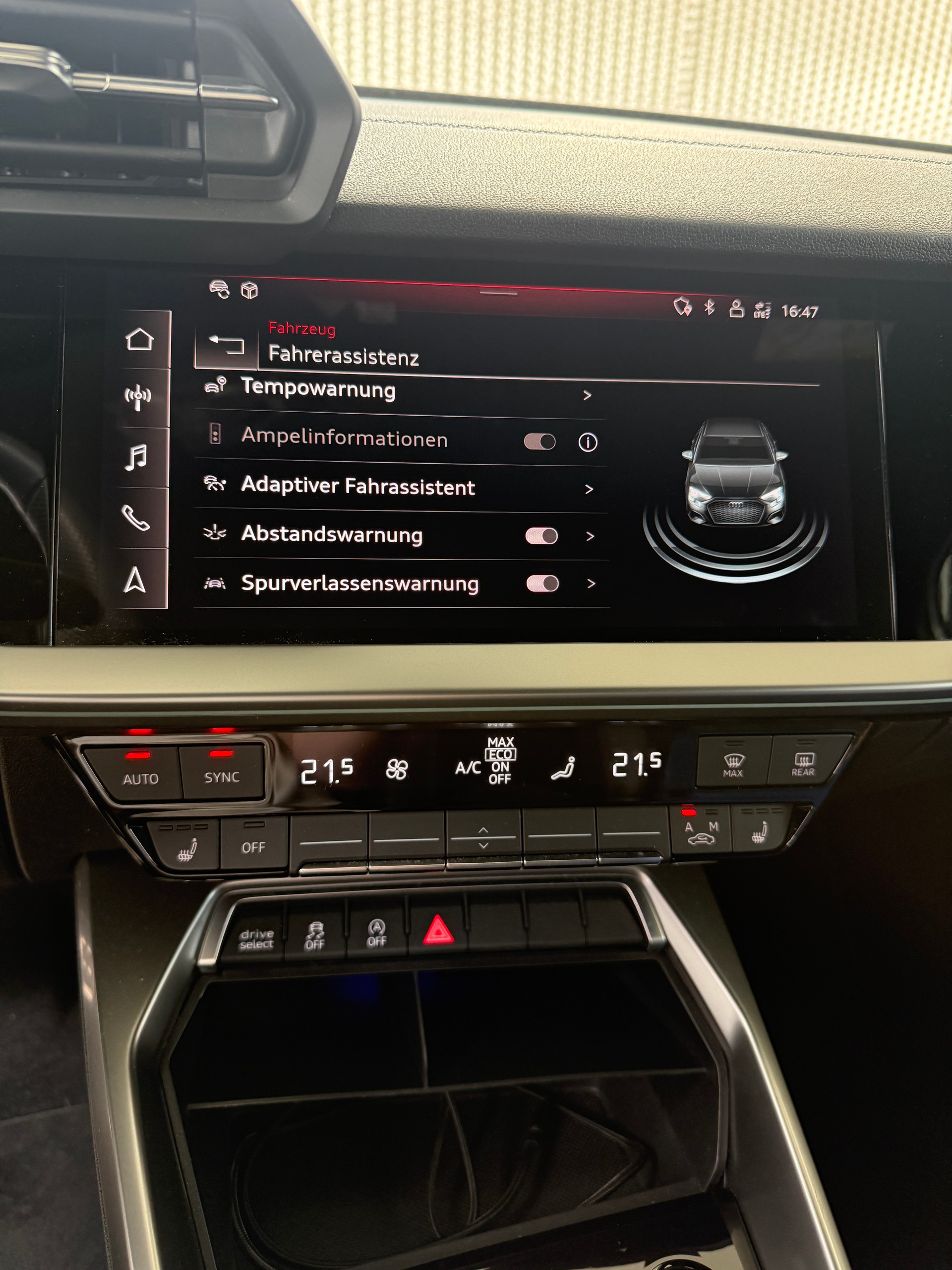 AUDI S3 2.0 TFSI quattro S-Tronic-image-16