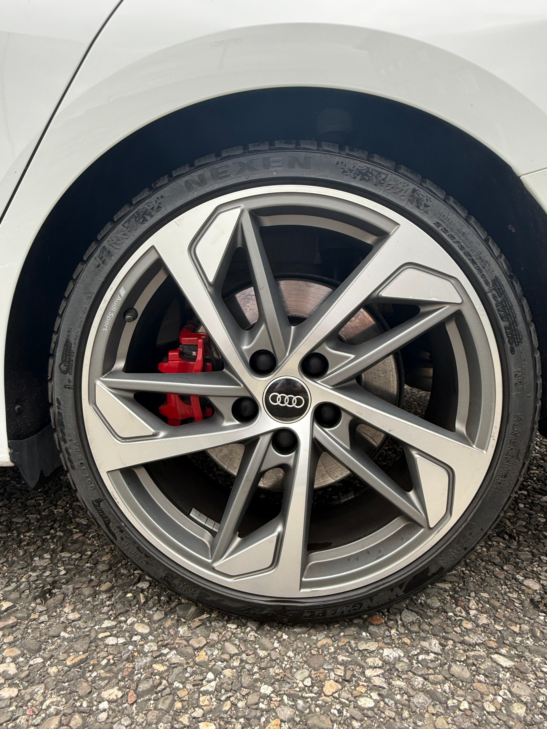 AUDI S3 2.0 TFSI quattro S-Tronic-image-5
