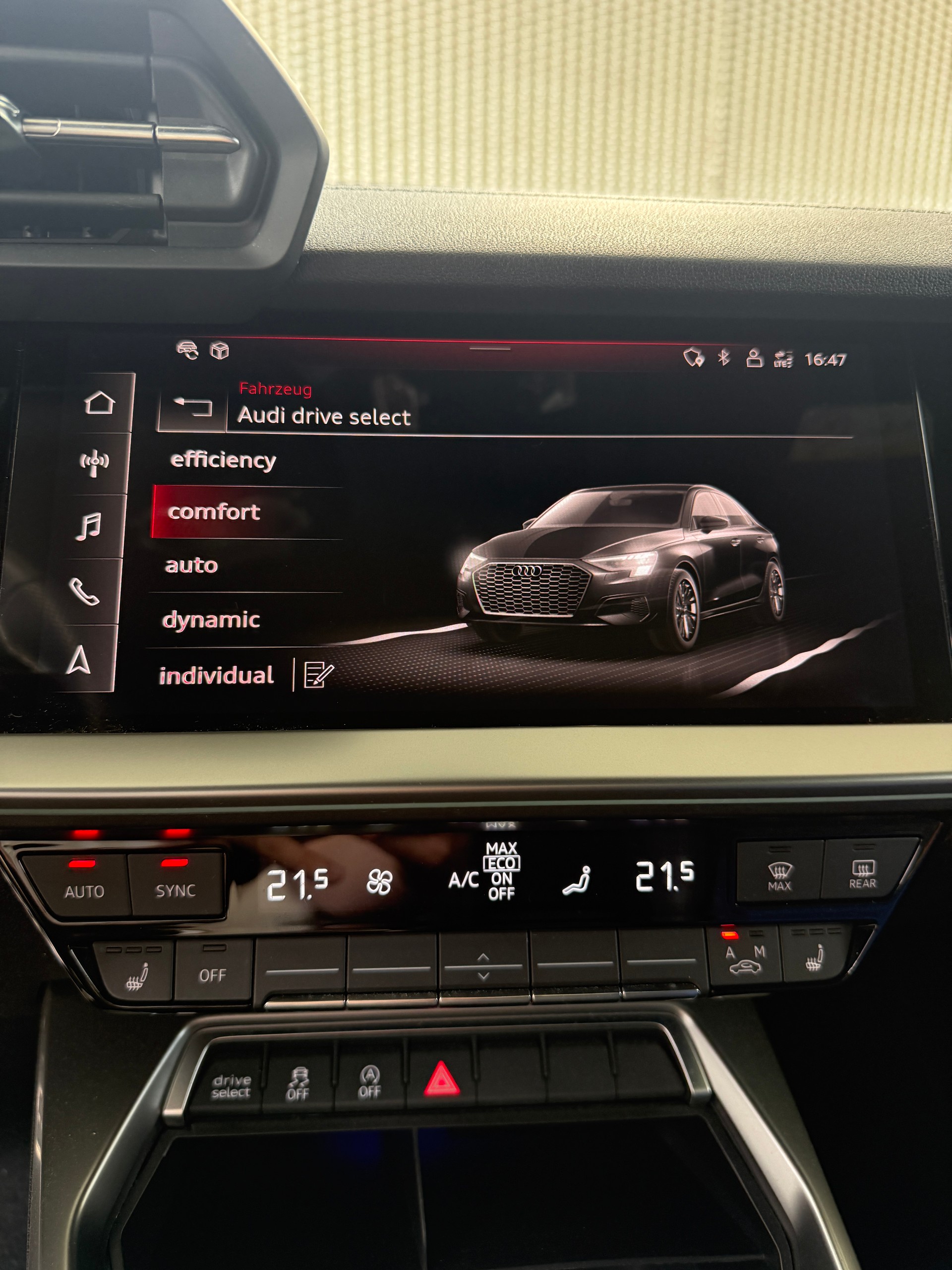 AUDI S3 2.0 TFSI quattro S-Tronic-image-14