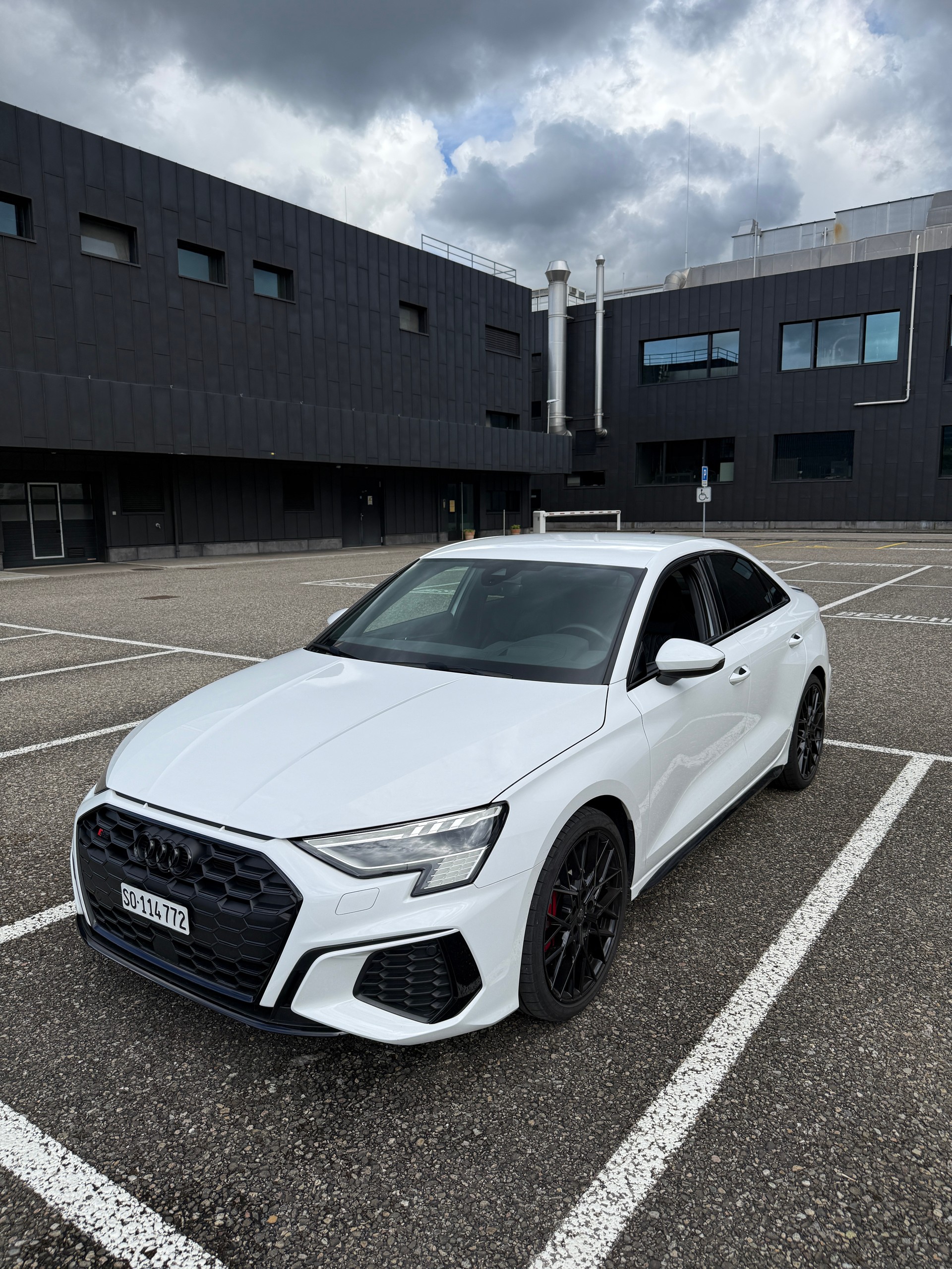 AUDI S3 2.0 TFSI quattro S-Tronic-image-4