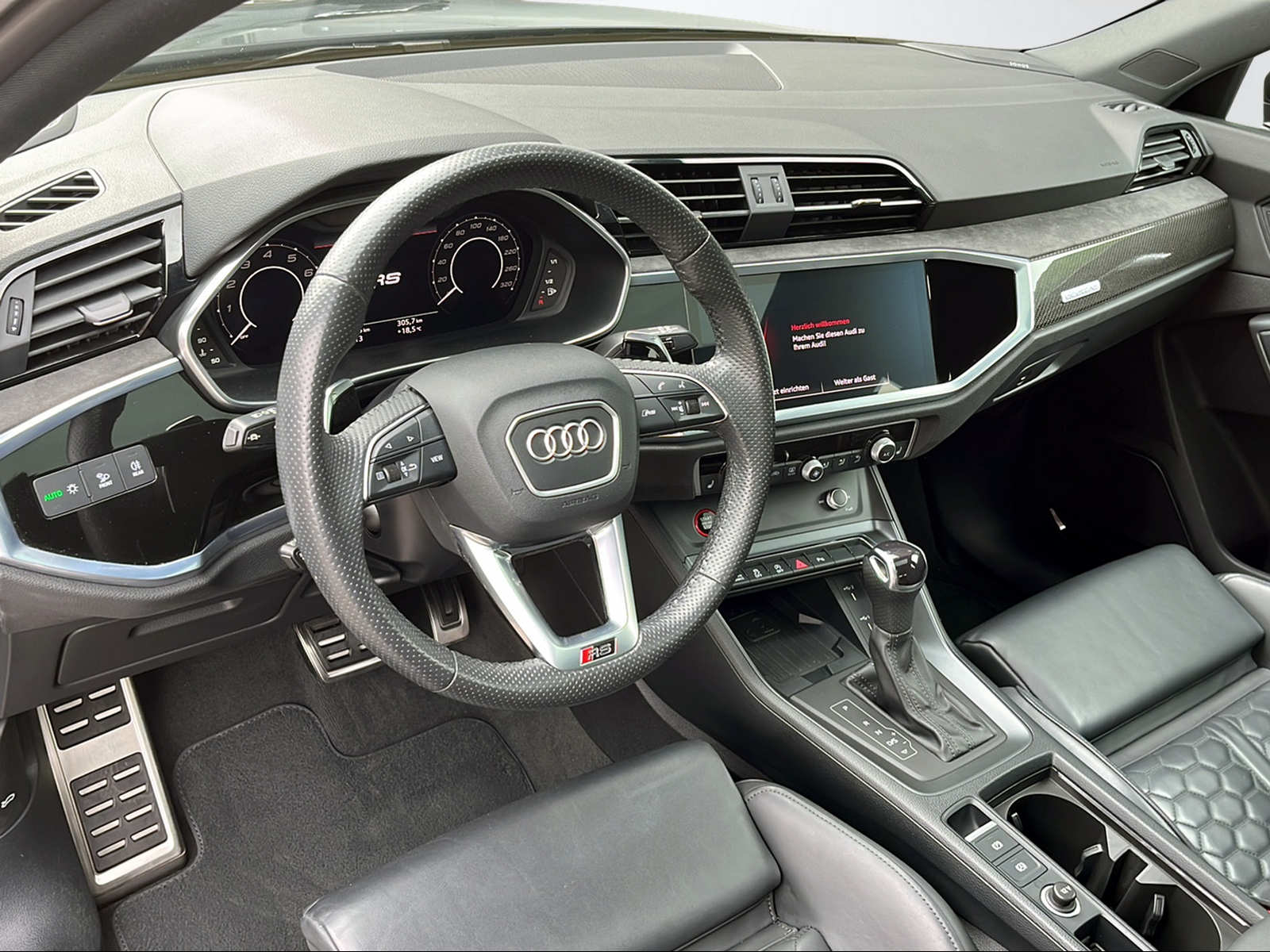 AUDI RS Q3 Sportback 2.5 TFSI quattro S-Tronic-image-10