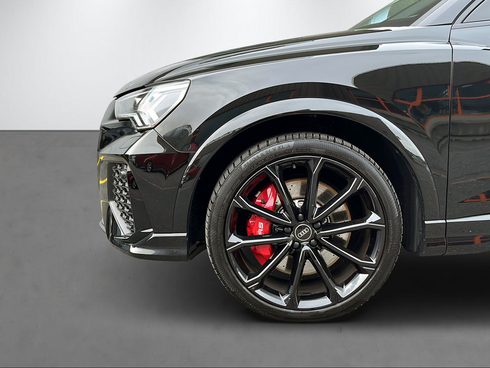 AUDI RS Q3 Sportback 2.5 TFSI quattro S-Tronic-image-4