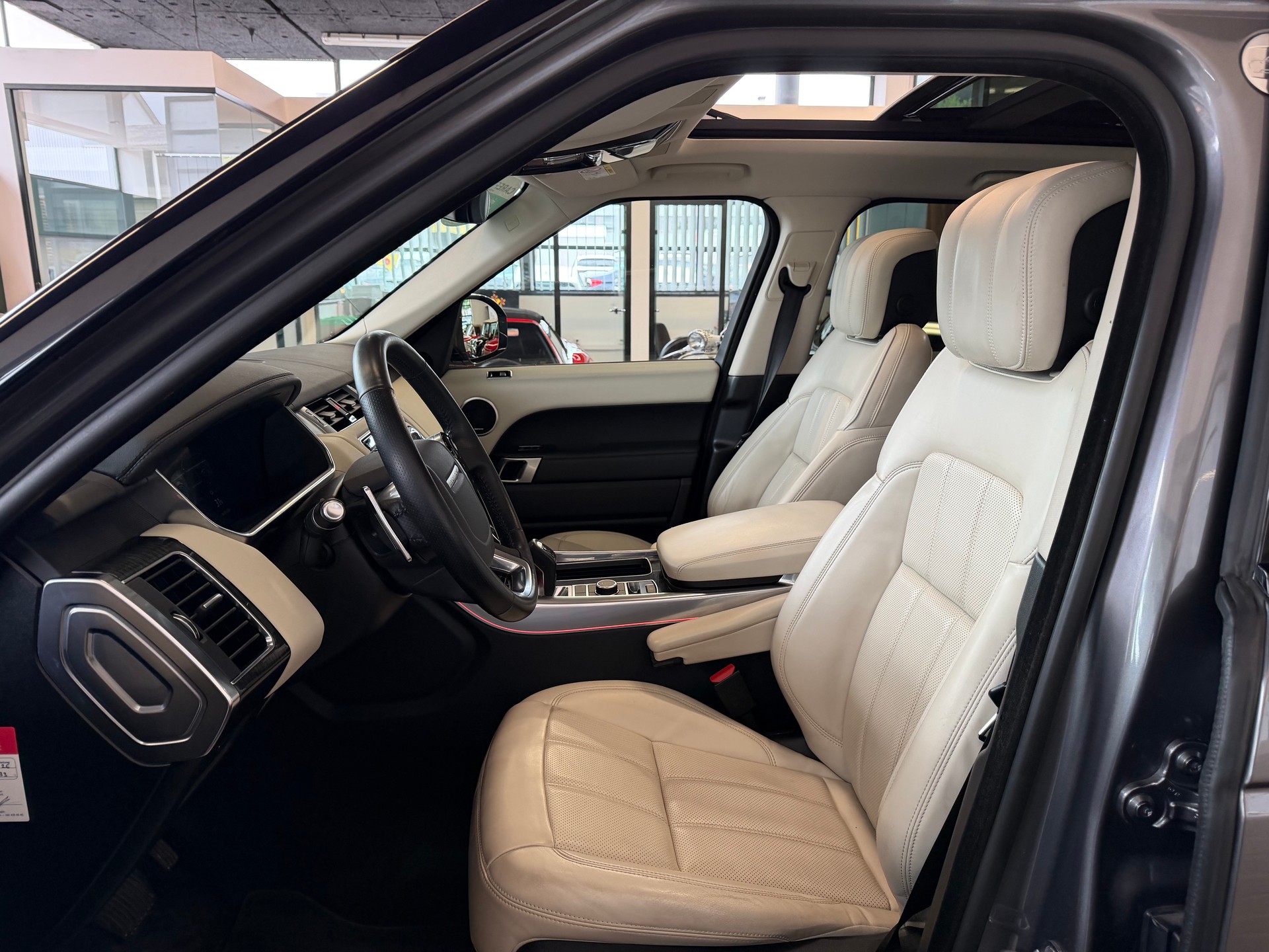 LAND ROVER Range Rover Sport P400e 2.0 I4 PHEV HSE Dynamic Aut.-image-11