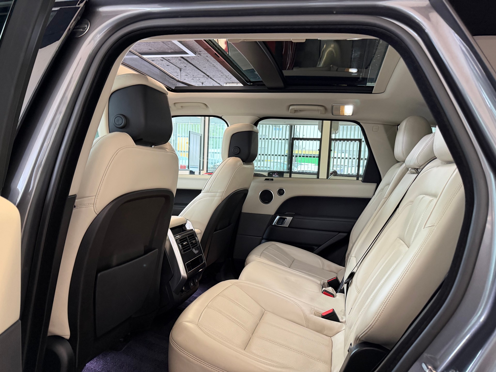 LAND ROVER Range Rover Sport P400e 2.0 I4 PHEV HSE Dynamic Aut.-image-10