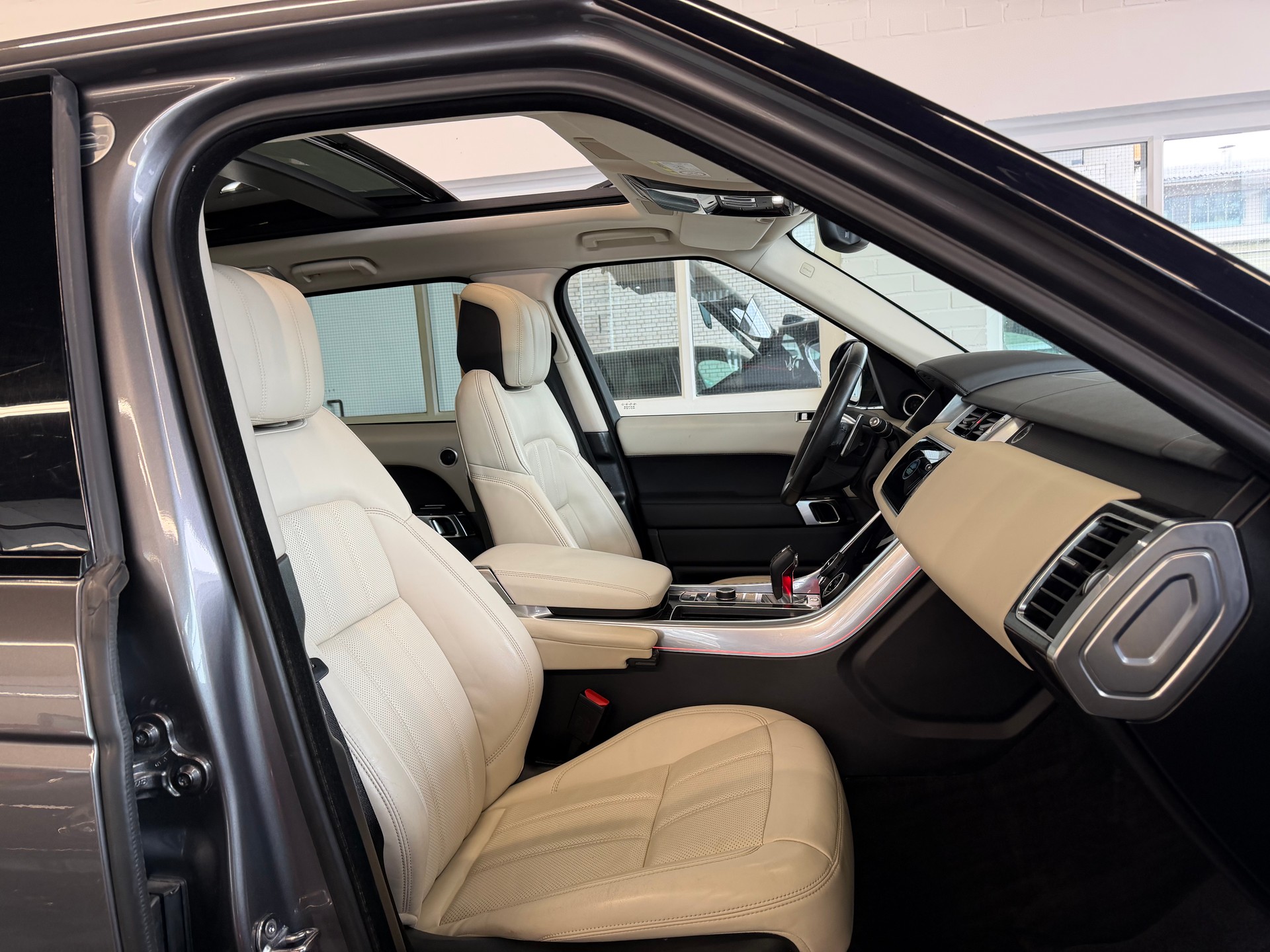 LAND ROVER Range Rover Sport P400e 2.0 I4 PHEV HSE Dynamic Aut.-image-8