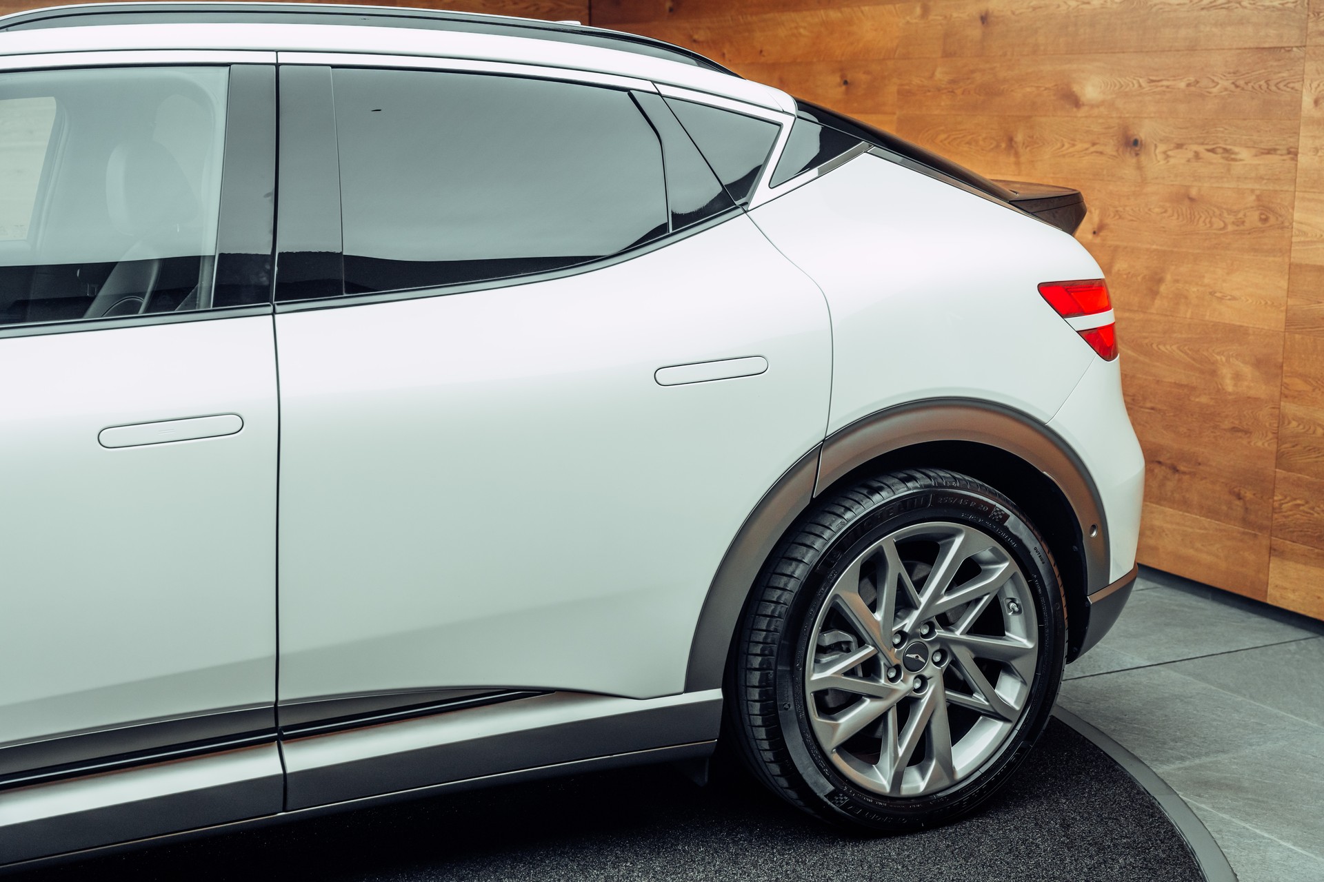 GENESIS GV60 77.4 kWh Sport AWD-image-20