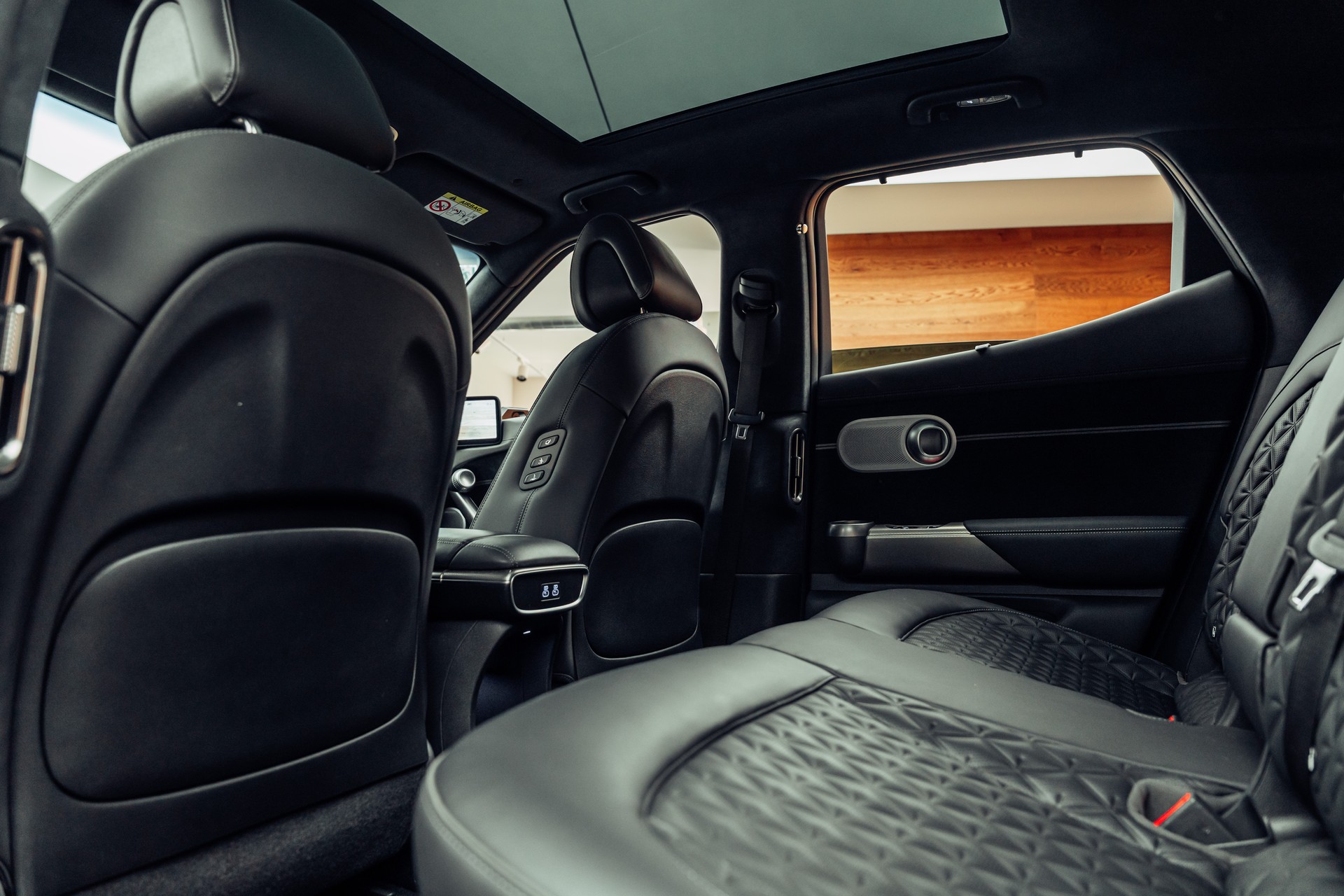 GENESIS GV60 77.4 kWh Sport AWD-image-8