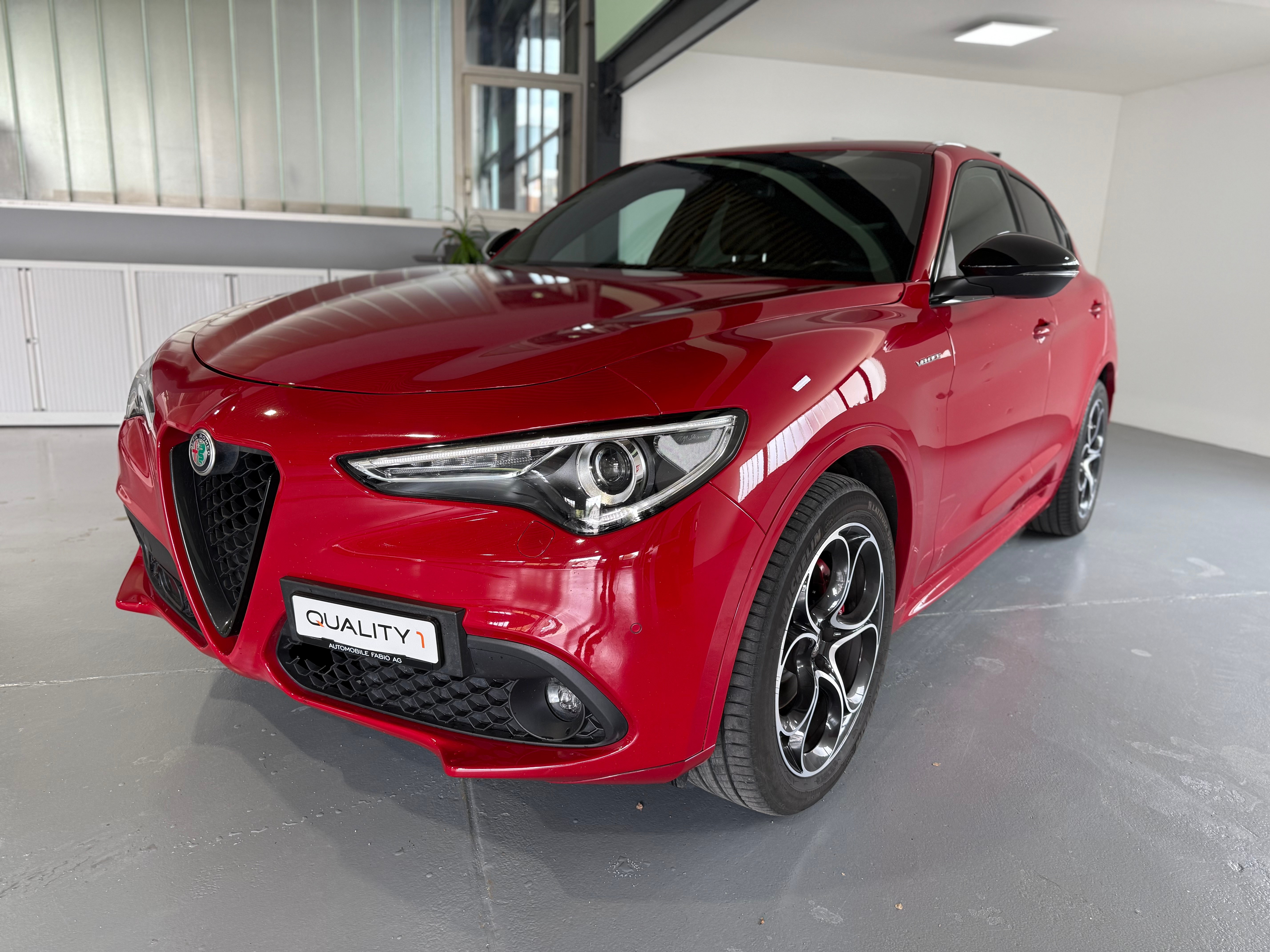 ALFA ROMEO Stelvio 2.2JTDM Veloce (SUV / Geländewagen) Alfa Romeo ALFA ROMEO Stelvio 2.2JTDM Veloce (SUV / Geländewagen)