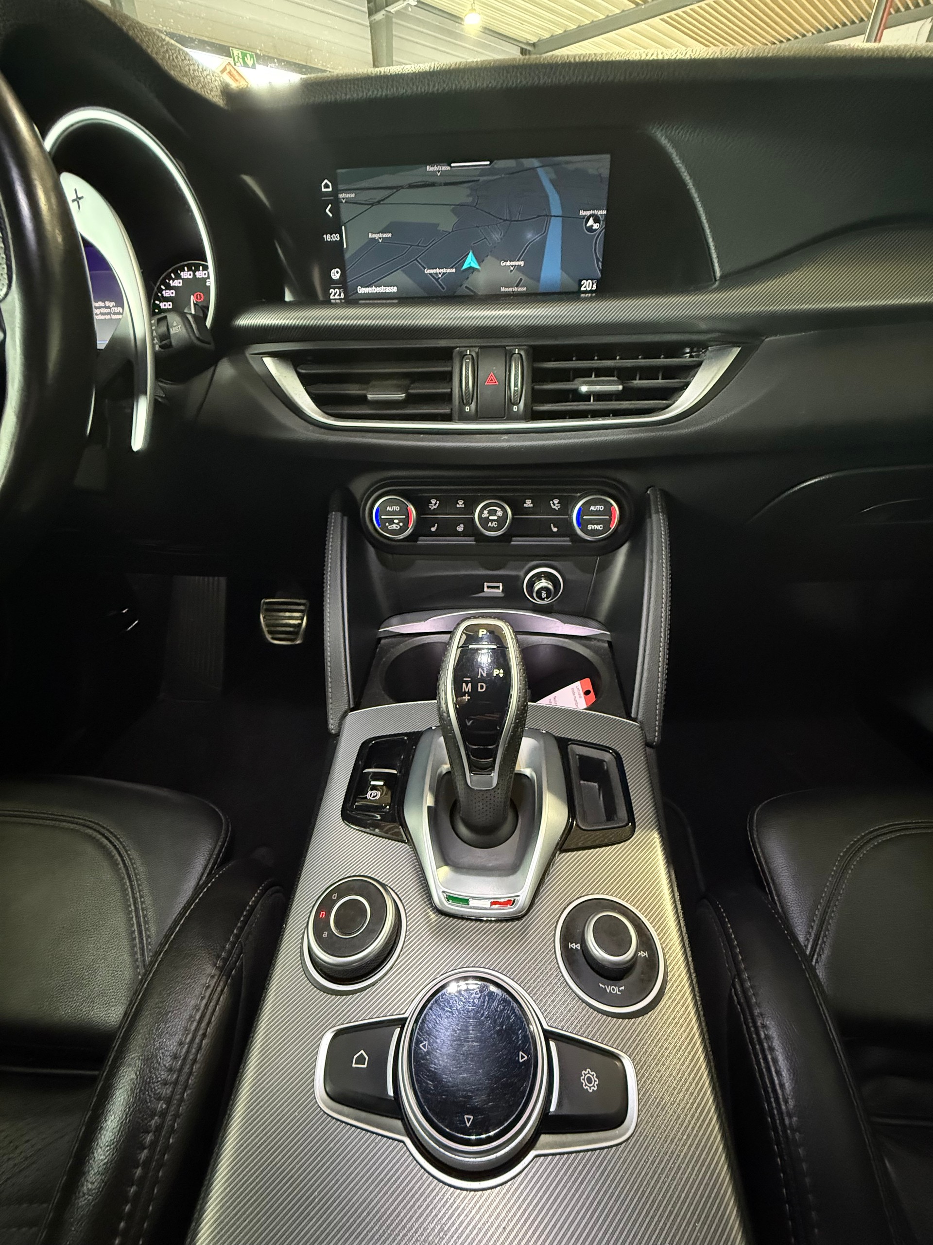 ALFA ROMEO Stelvio 2.2JTDM Veloce Q4Automatic-image-10