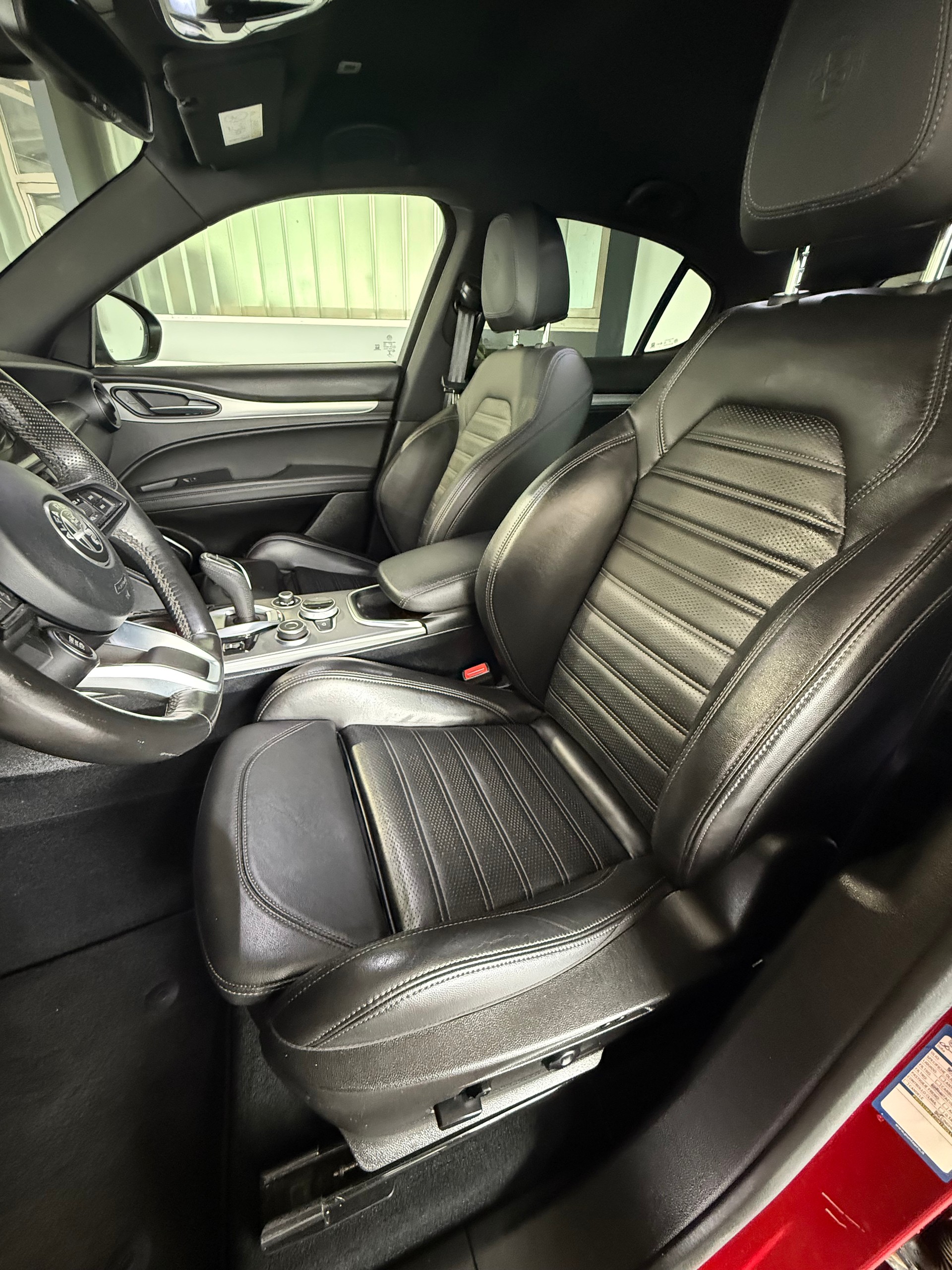 ALFA ROMEO Stelvio 2.2JTDM Veloce Q4Automatic-image-5