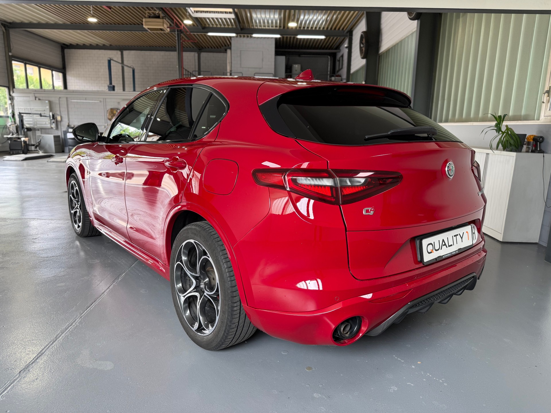 ALFA ROMEO Stelvio 2.2JTDM Veloce Q4Automatic-image-4
