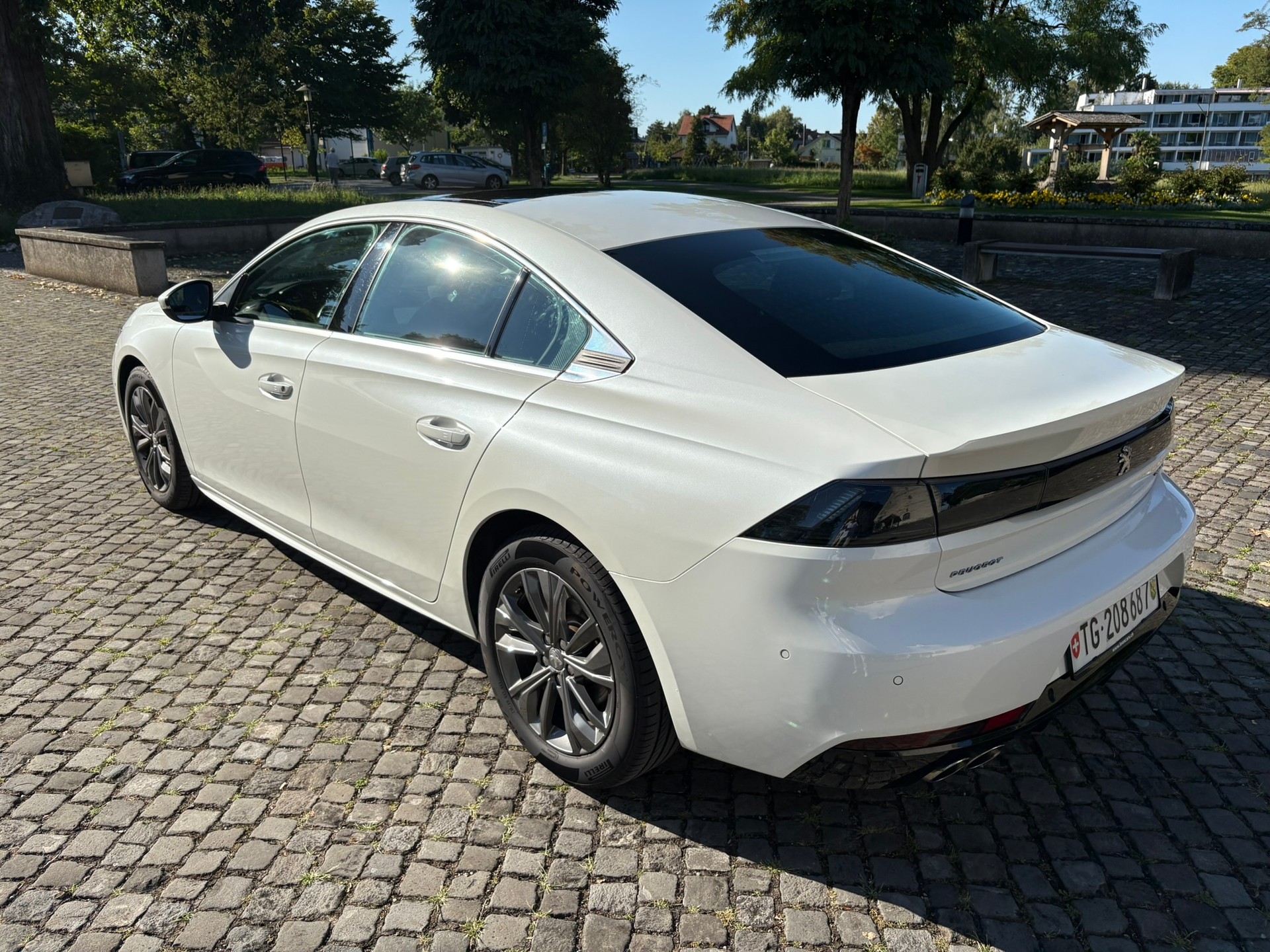 PEUGEOT 2.0 BlueHDi Allure-image-2