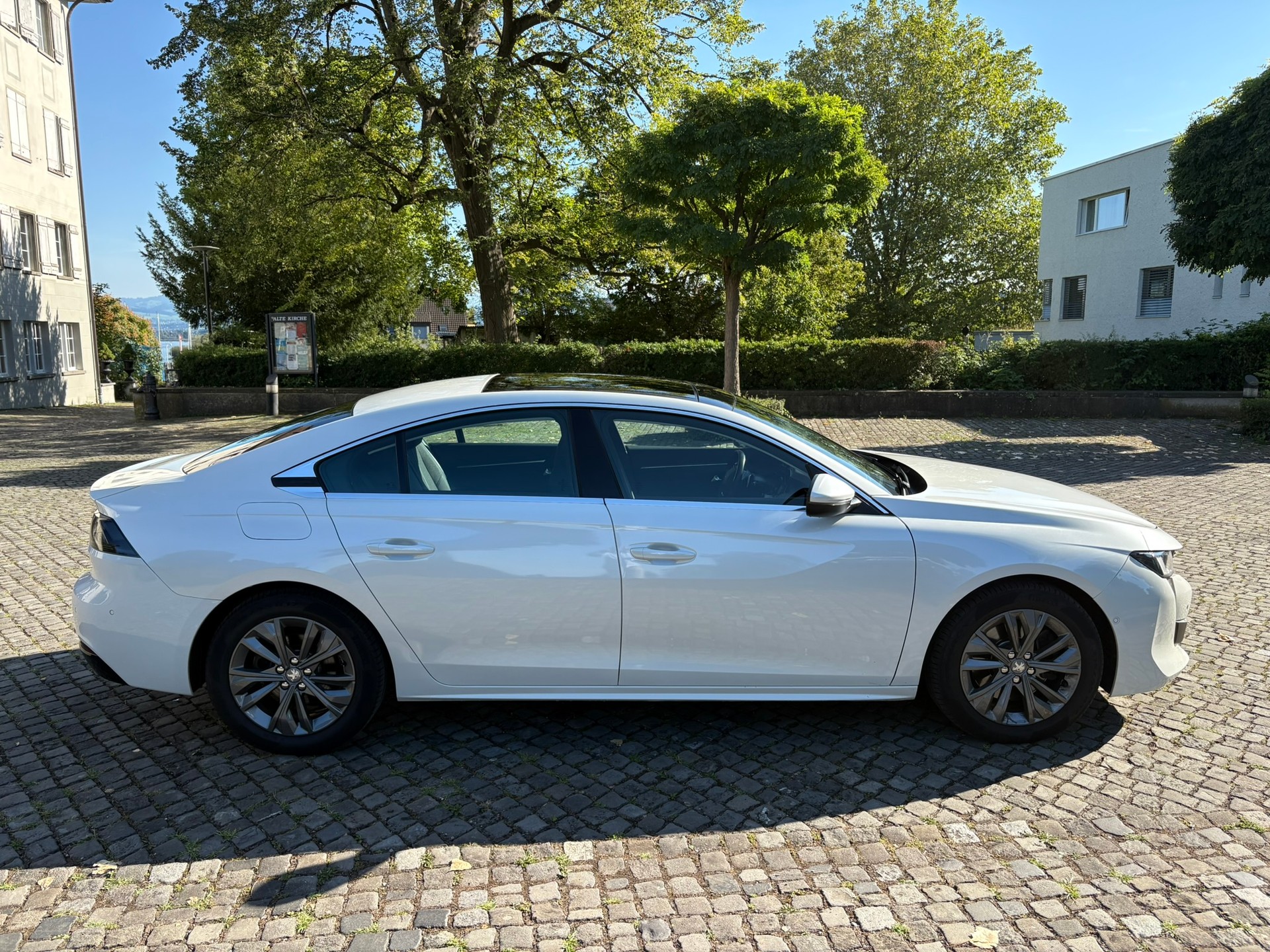 PEUGEOT 2.0 BlueHDi Allure-image-6
