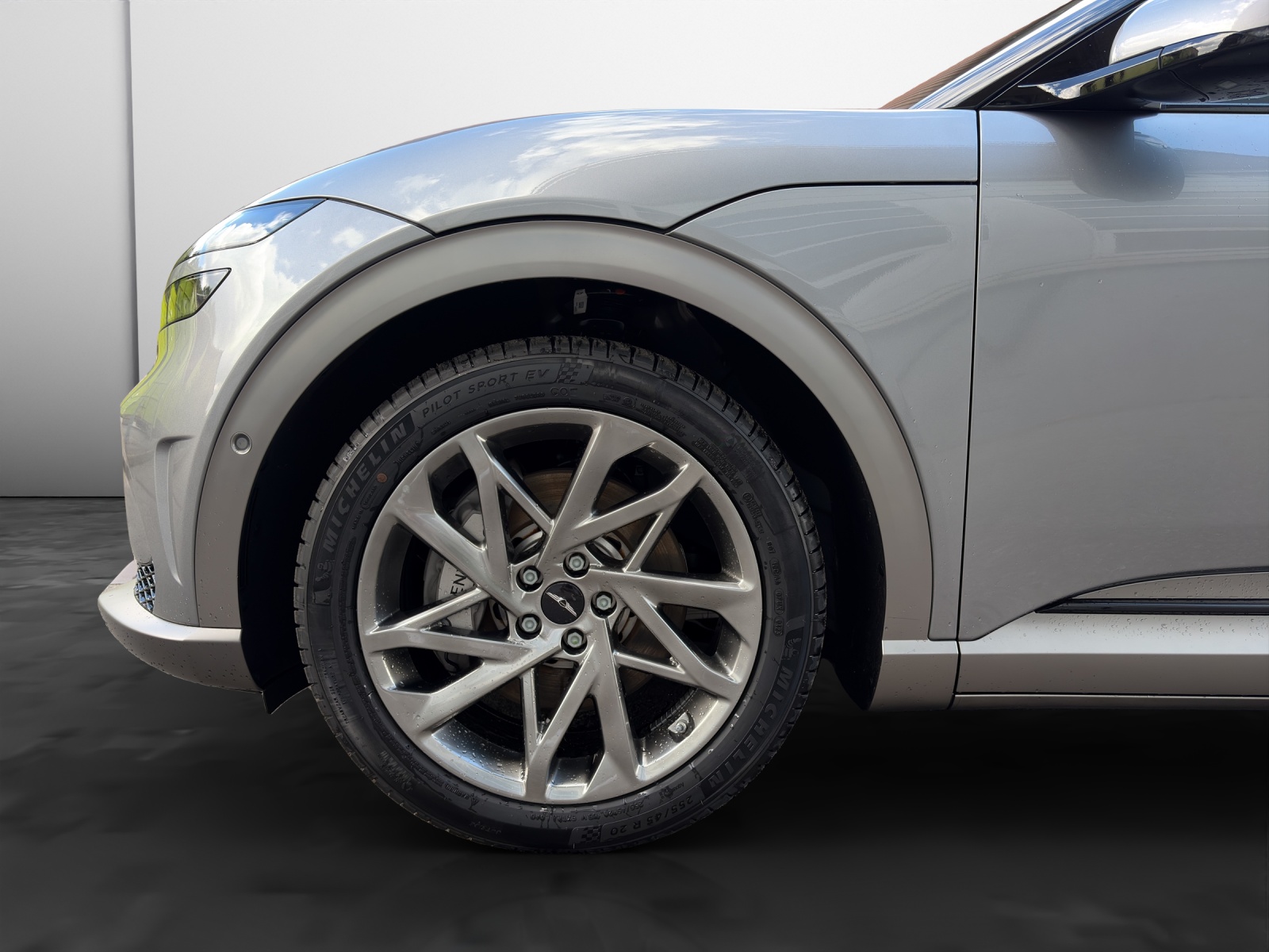 GENESIS GV60 Dual Motor Sport AWD-image-13
