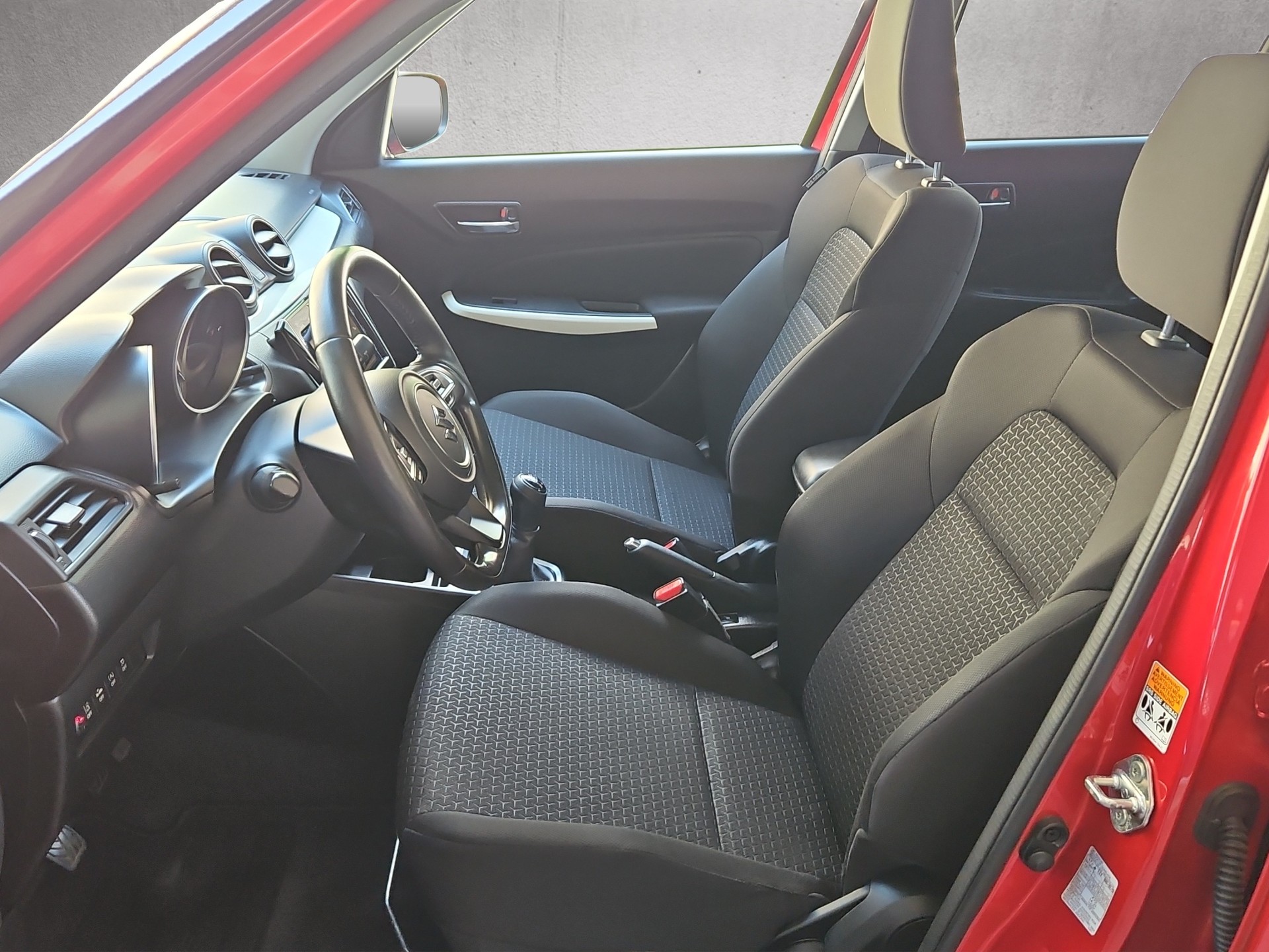 SUZUKI Swift 1.0i Compact Top Hybrid-image-8