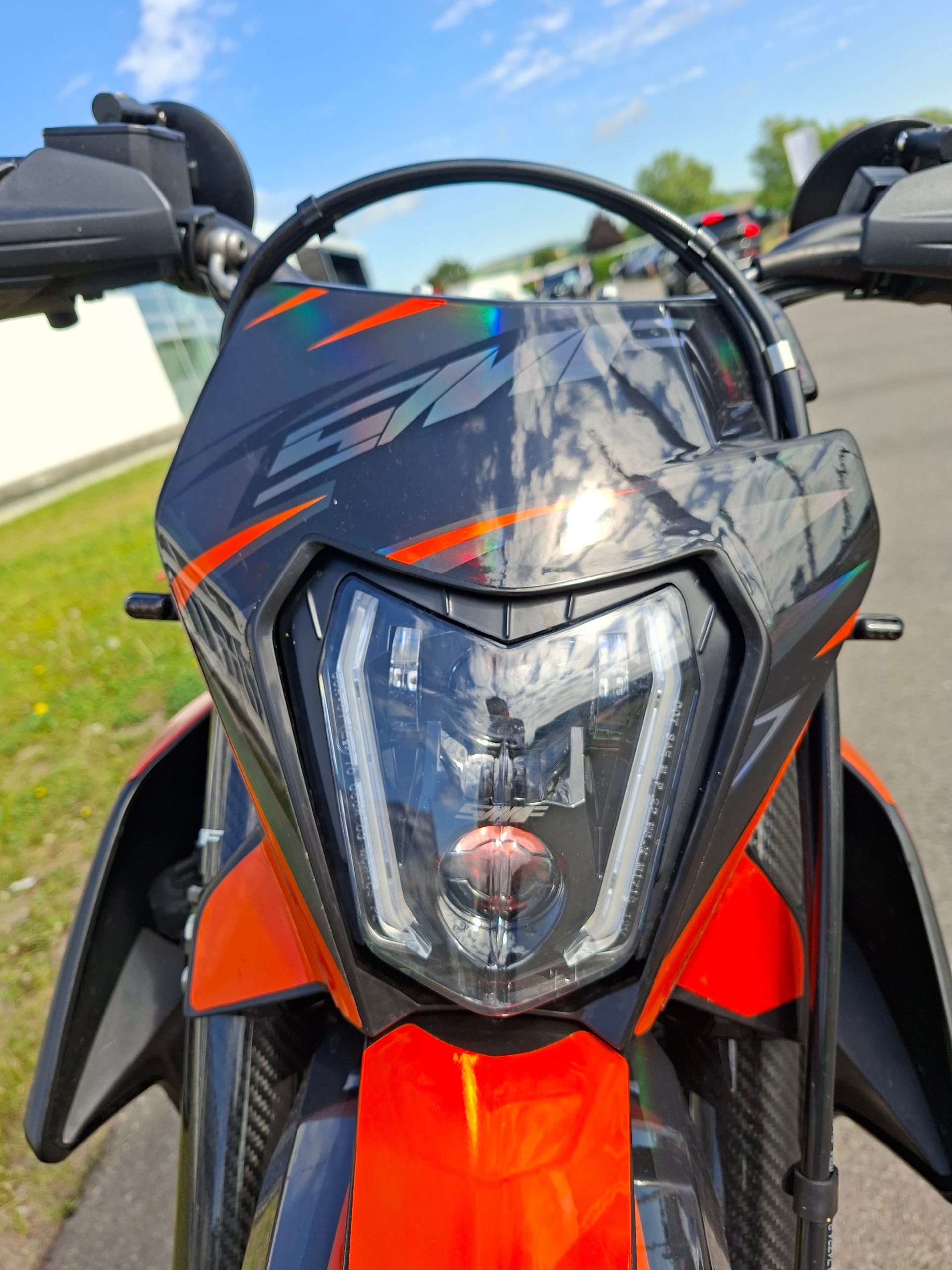 KTM 690 SMC R ABS-showroom-element-3