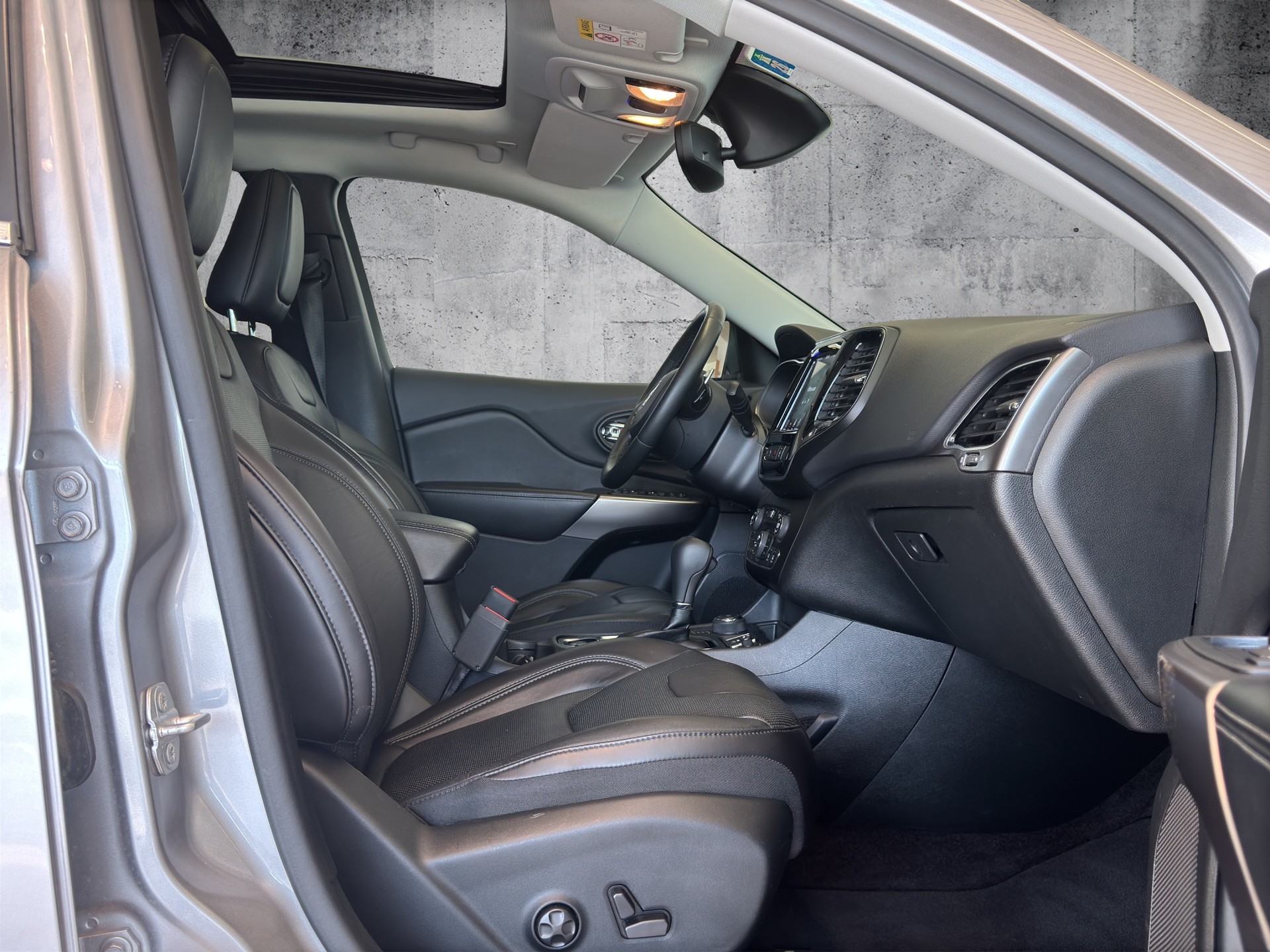 JEEP Cherokee 2.2MJ Limited AWD Drive II 9ATX-image-9
