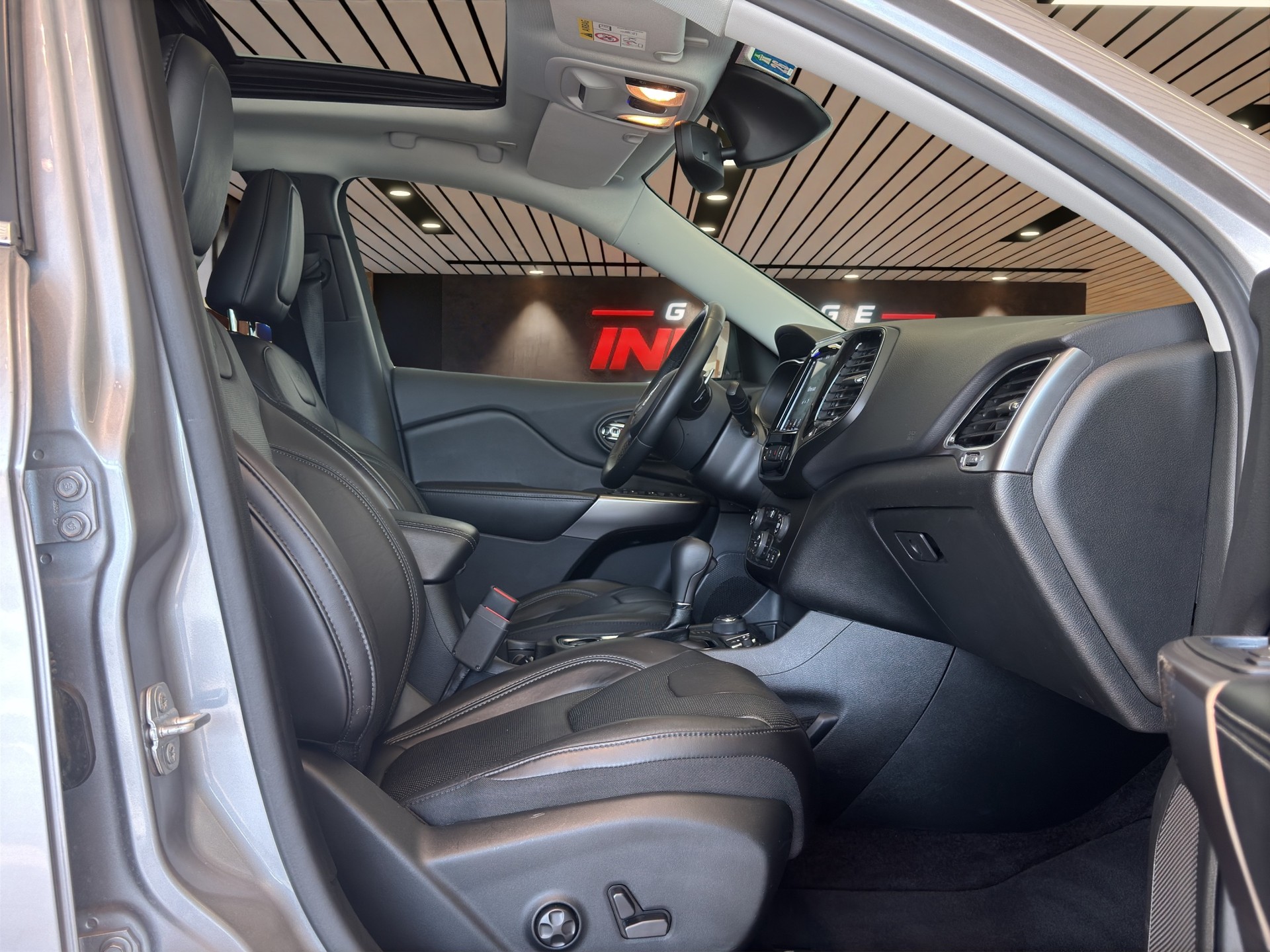 JEEP Cherokee 2.2MJ Limited AWD Drive II 9ATX-image-10