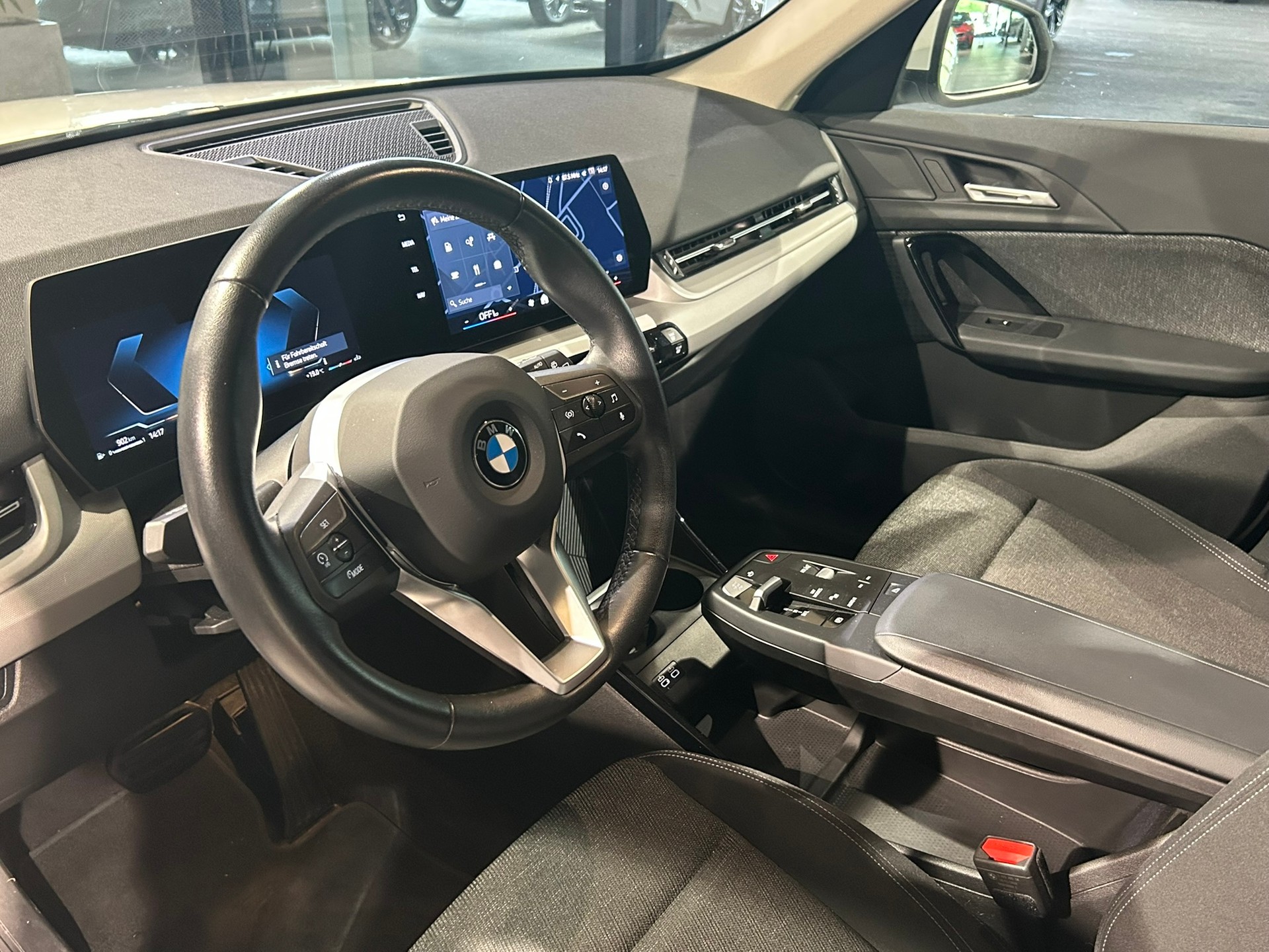 BMW X1 sDrive 18i-image-28