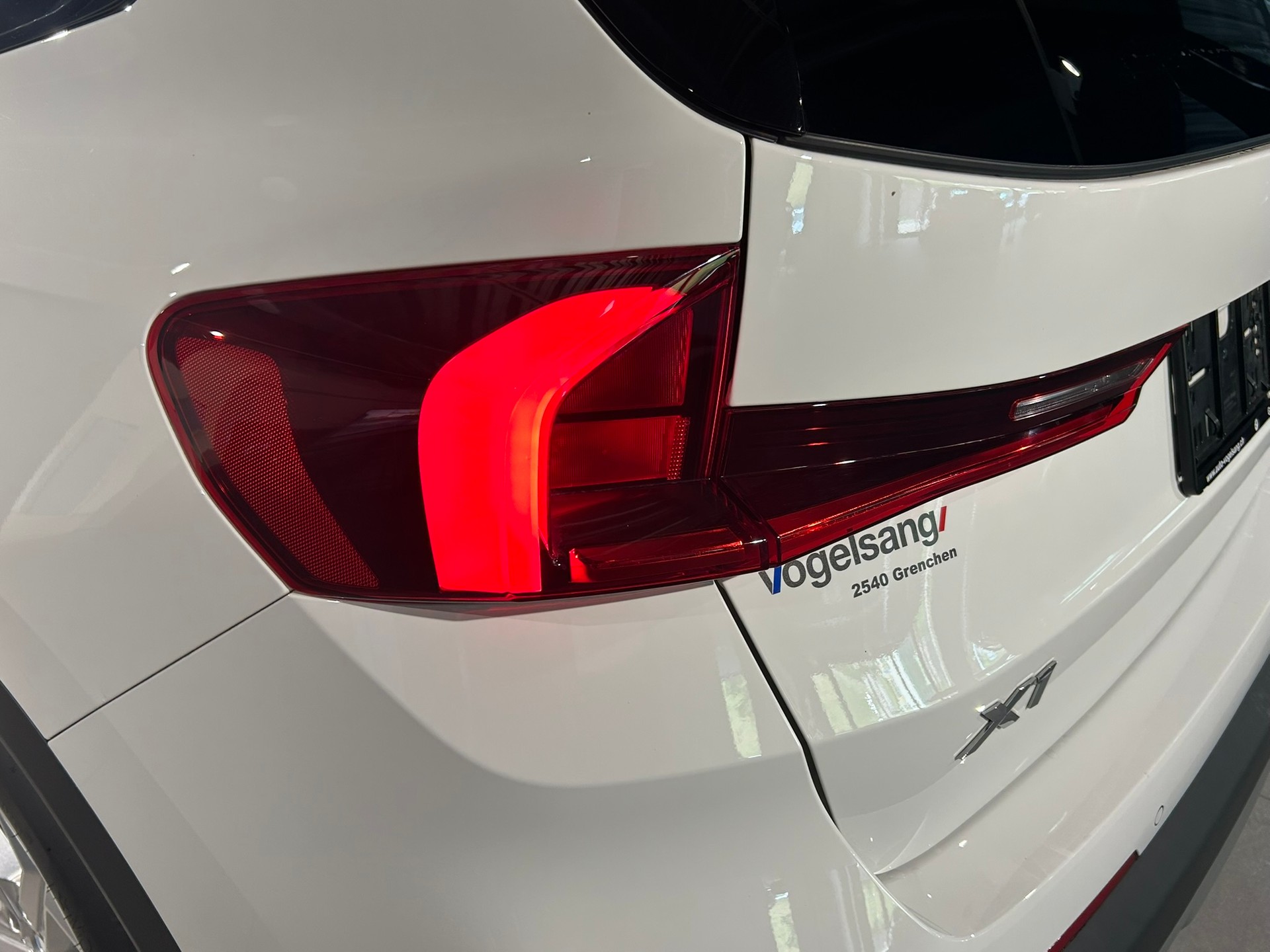 BMW X1 sDrive 18i-image-16