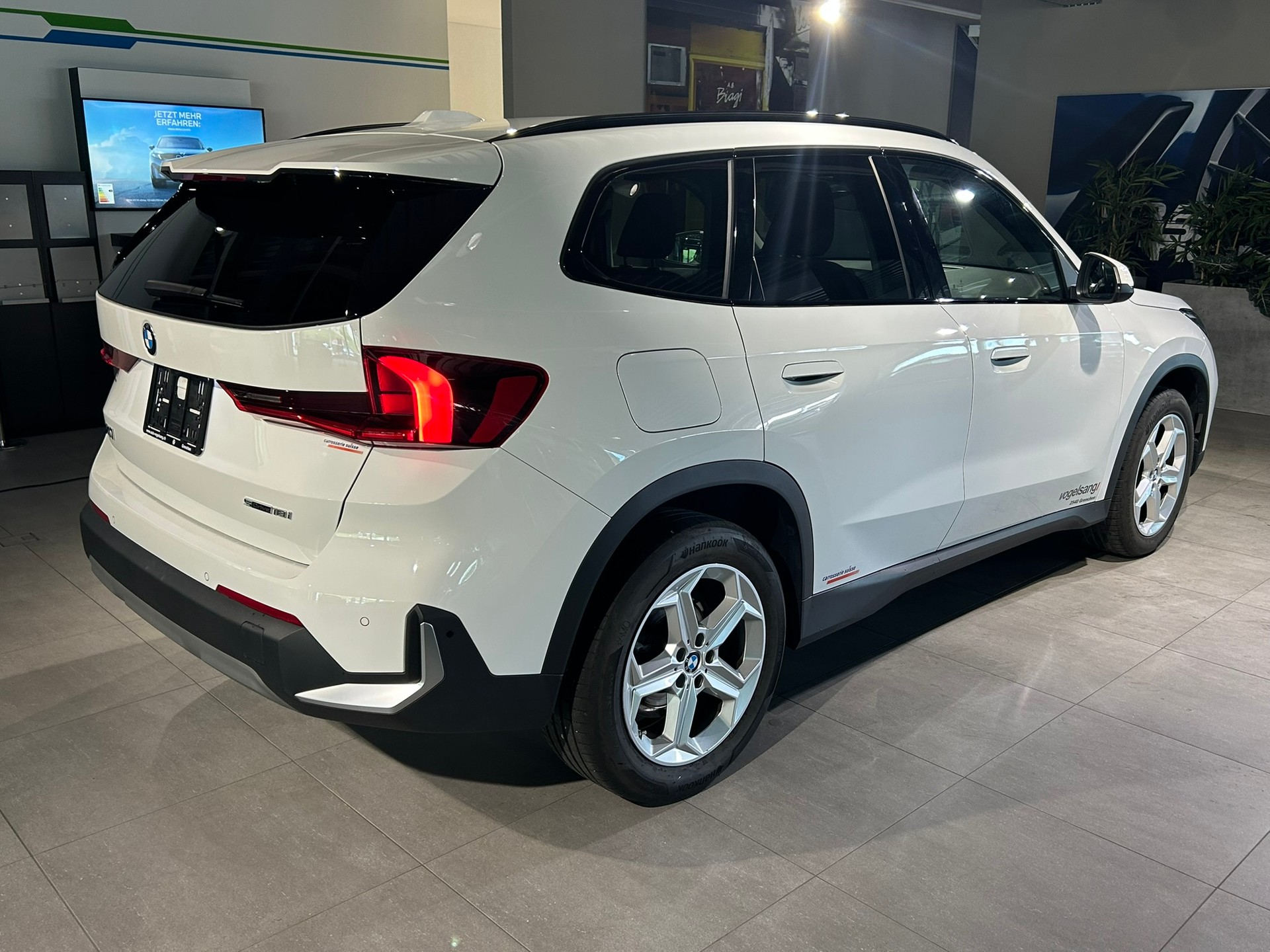BMW X1 sDrive 18i-image-8